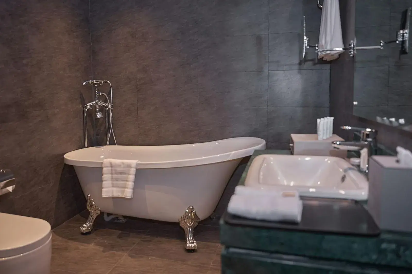 Deluxe Queen Room - single occupancy in Marvelous Hotel Deluxe Queen Room - single occupancy in Marvelous Hotel