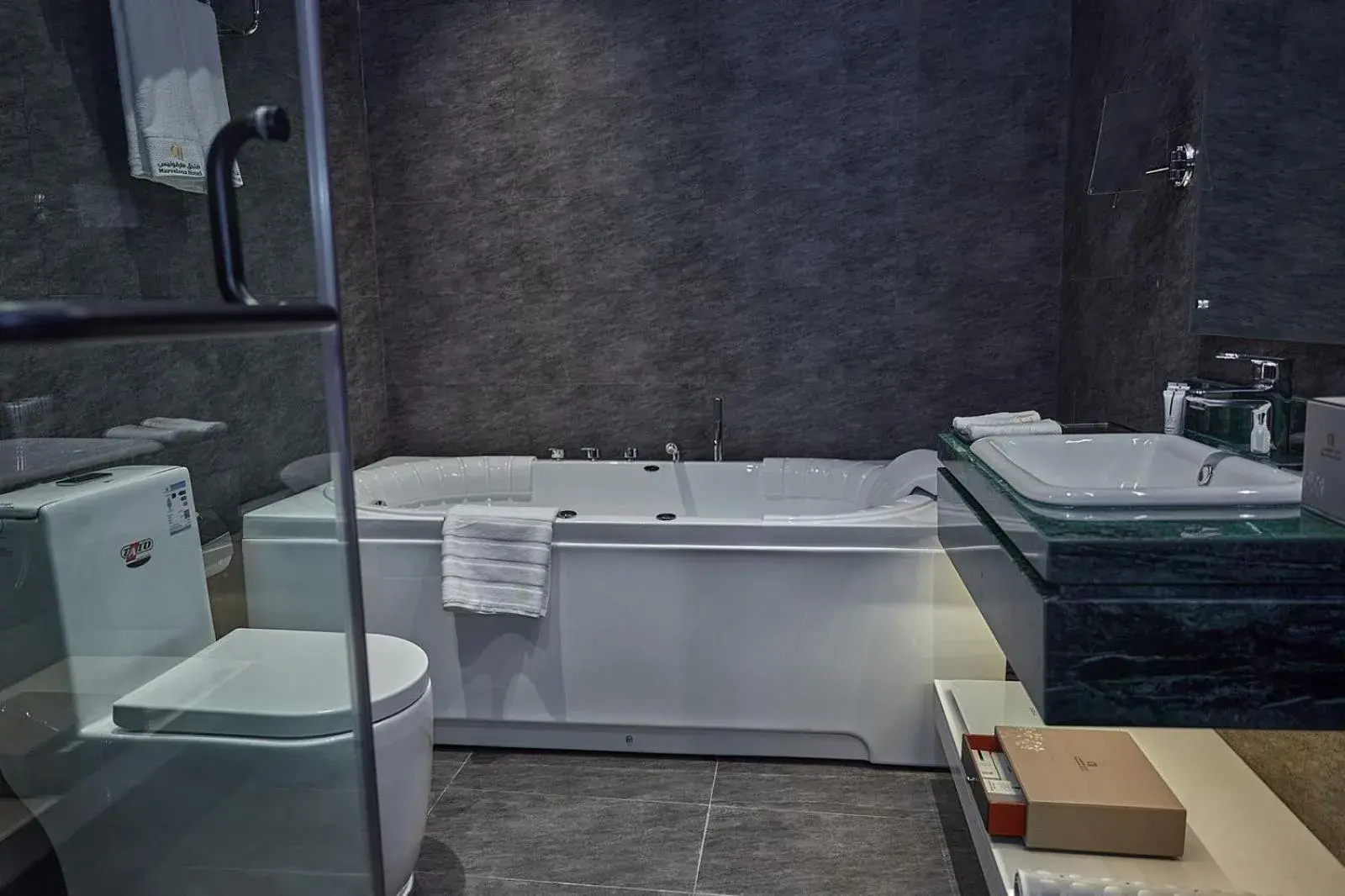 Superior Queen Room in Marvelous Hotel Superior Queen Room in Marvelous Hotel