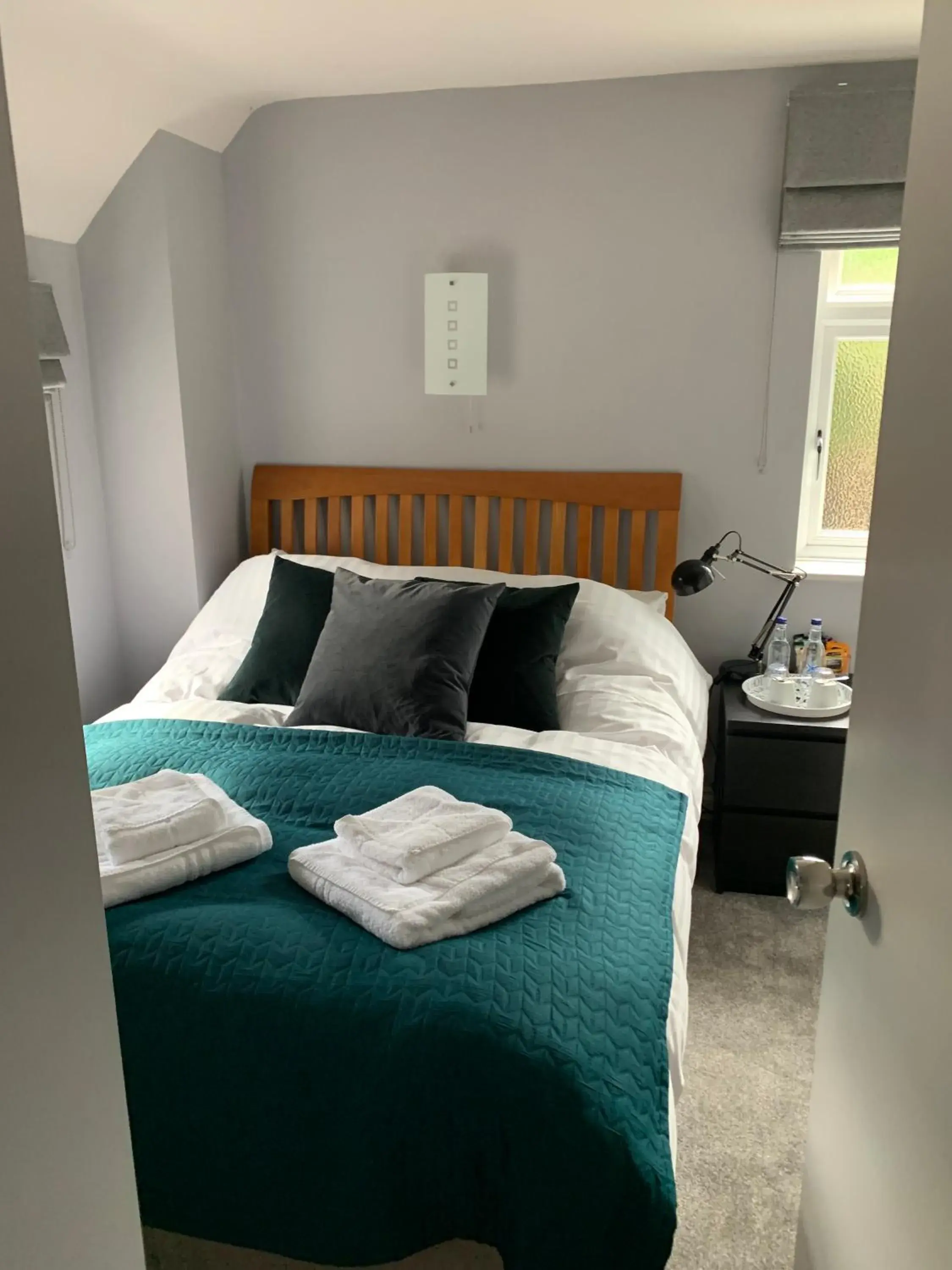 Deluxe Double Room - single occupancy in The Six Bells Deluxe Double Room - single occupancy in The Six Bells