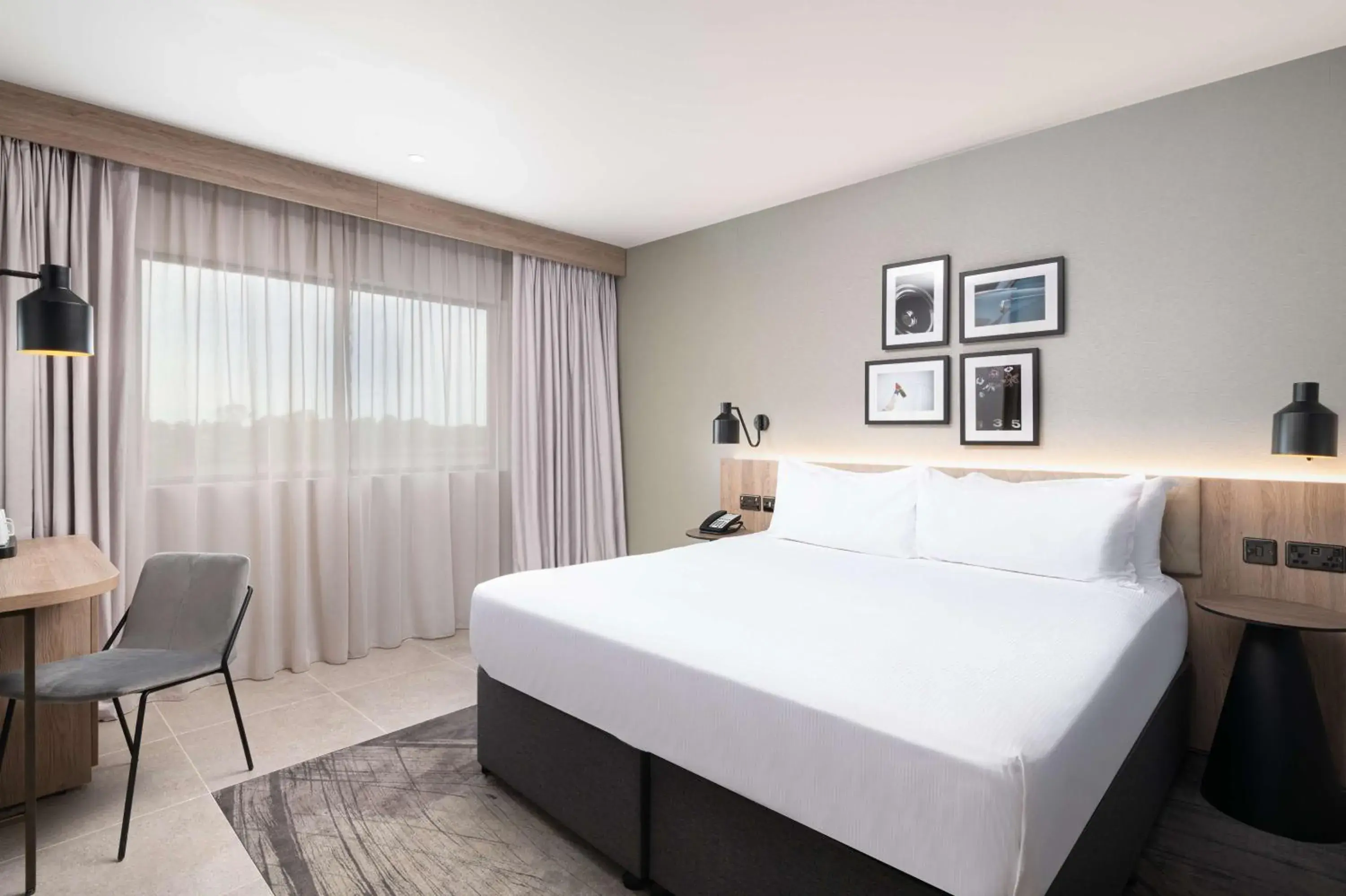 King Room in Hilton Garden Inn Silverstone King Room in Hilton Garden Inn Silverstone