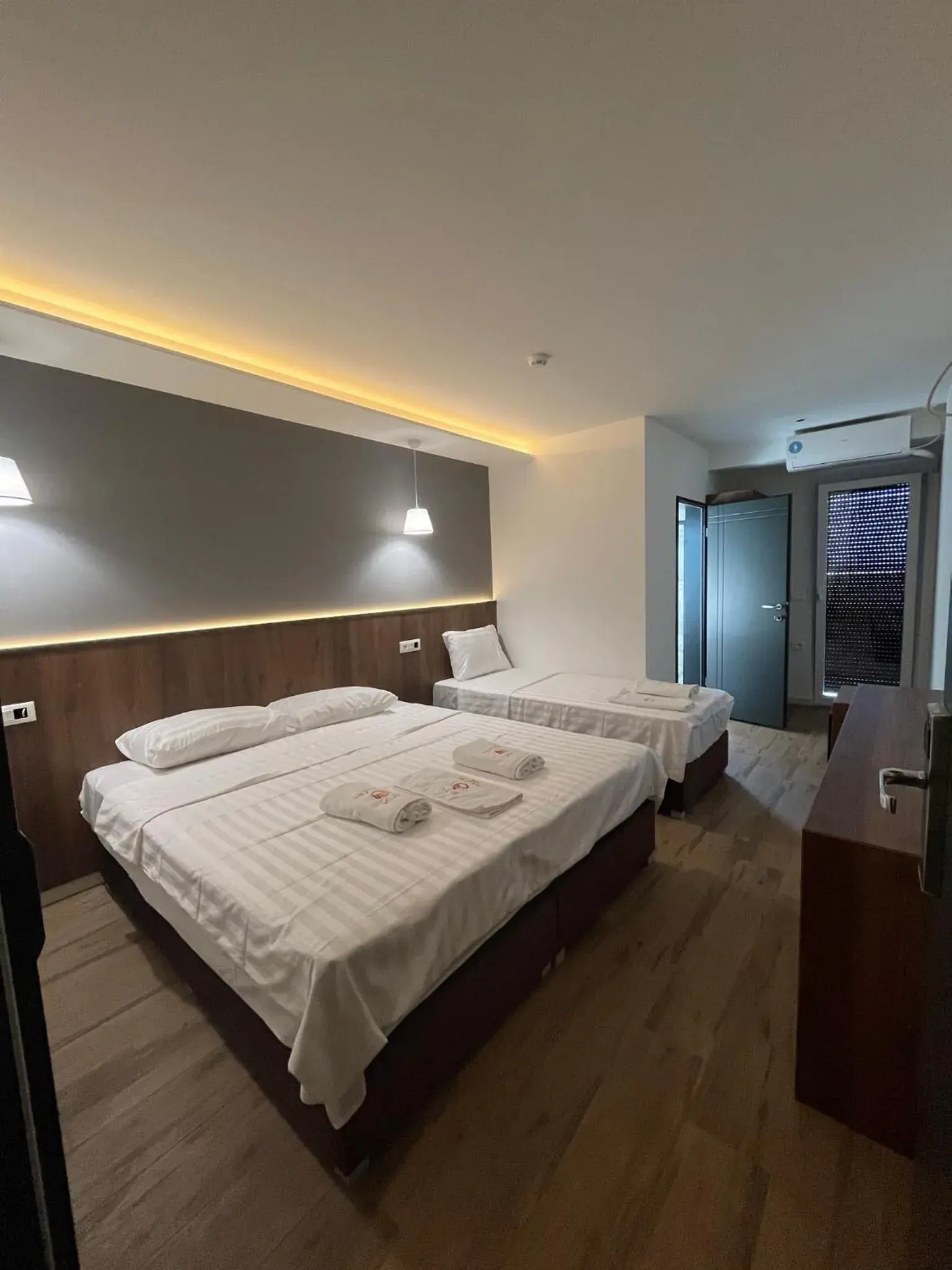 Triple Room with Balcony in Kubi Hotel Triple Room with Balcony in Kubi Hotel