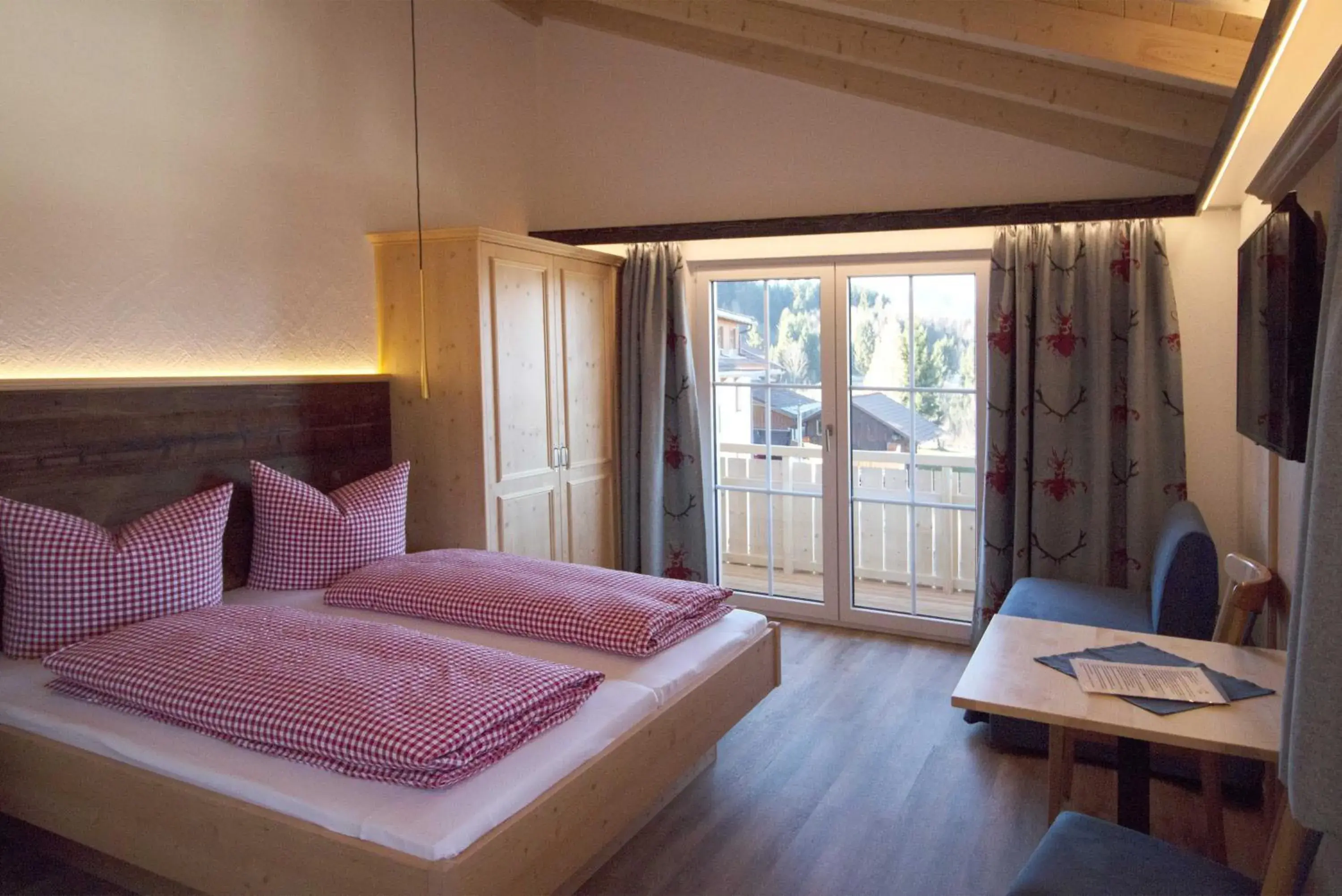 Double Room - Disability Access in Berggasthof Sonne Allgäu Double Room - Disability Access in Berggasthof Sonne Allgäu