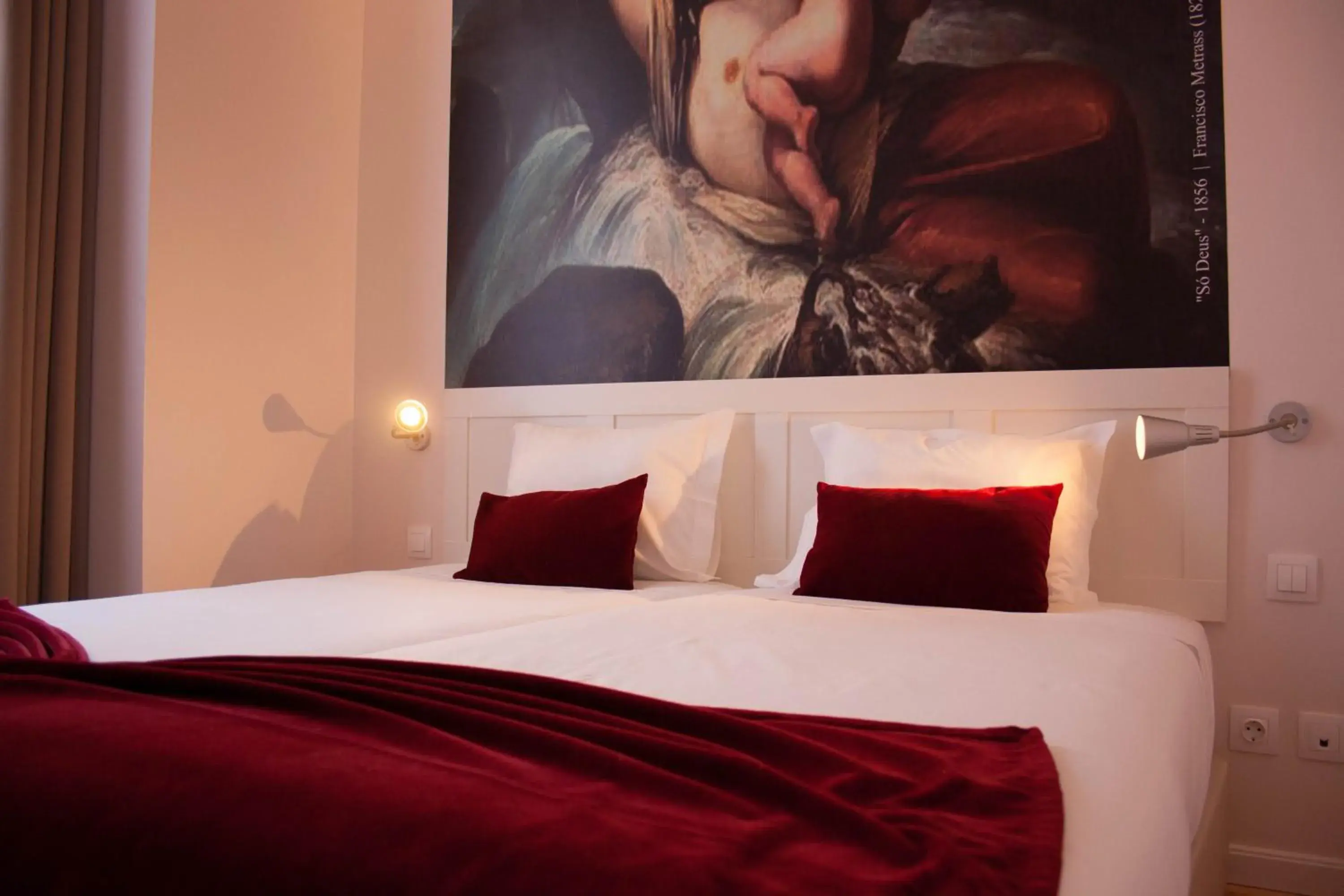 Superior Double or Twin Room in Lisbon Arsenal Suites Superior Double or Twin Room in Lisbon Arsenal Suites