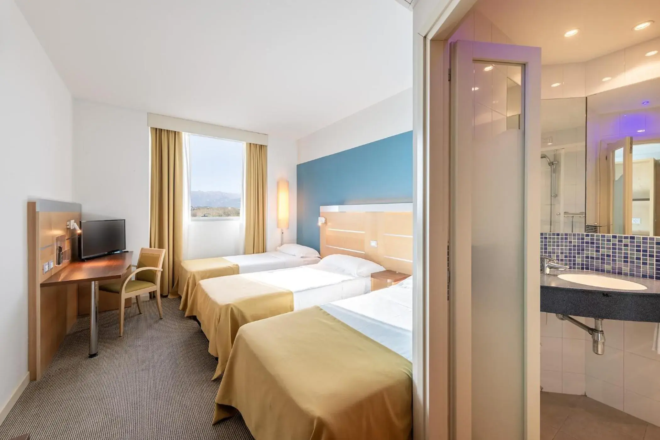 Standard Triple Room - single occupancy in Meditur Hotel Udine Nord Standard Triple Room - single occupancy in Meditur Hotel Udine Nord