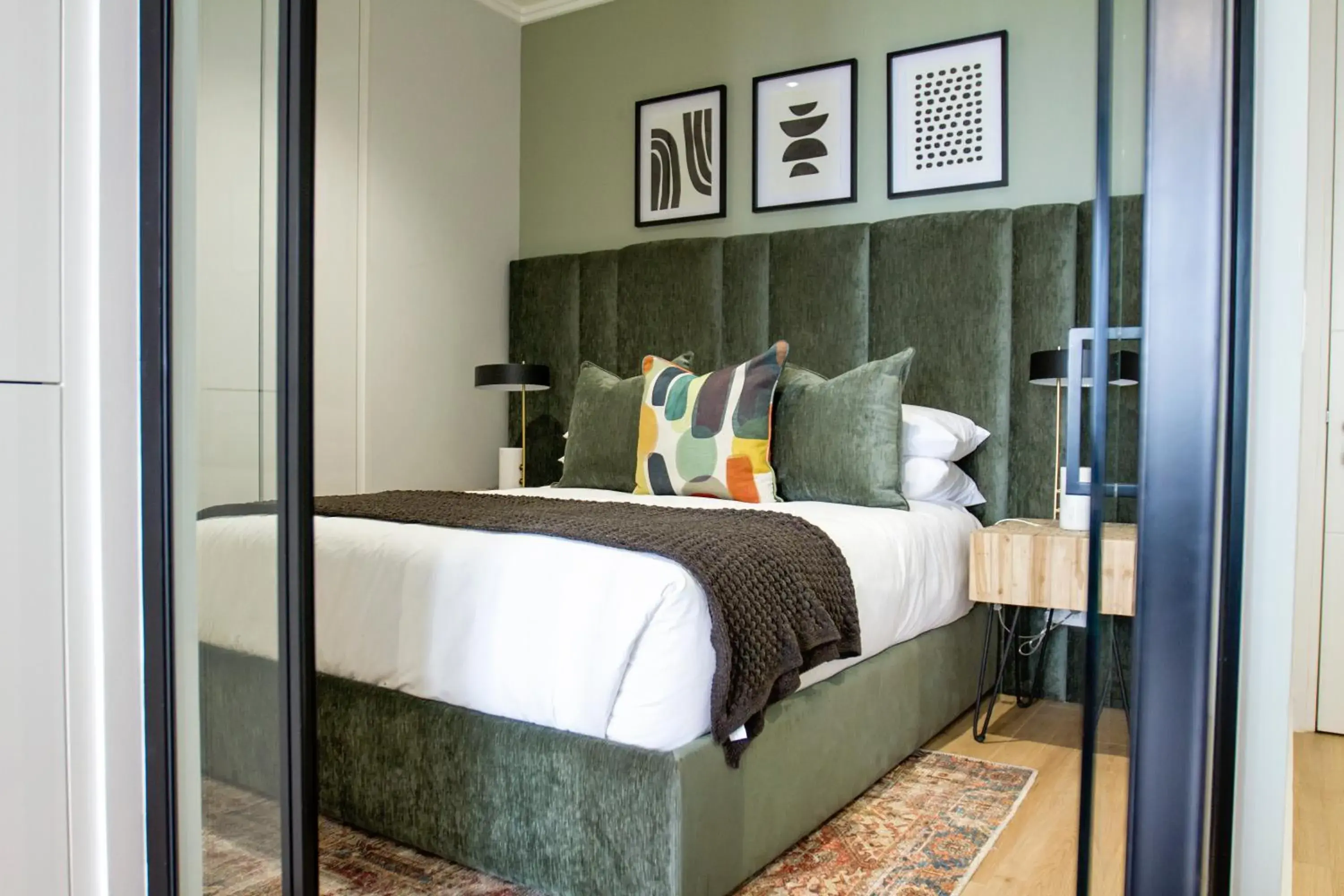 One-Bedroom Apartment with Balcony in Executive Apartment at Ellipse Waterfall One-Bedroom Apartment with Balcony in Executive Apartment at Ellipse Waterfall