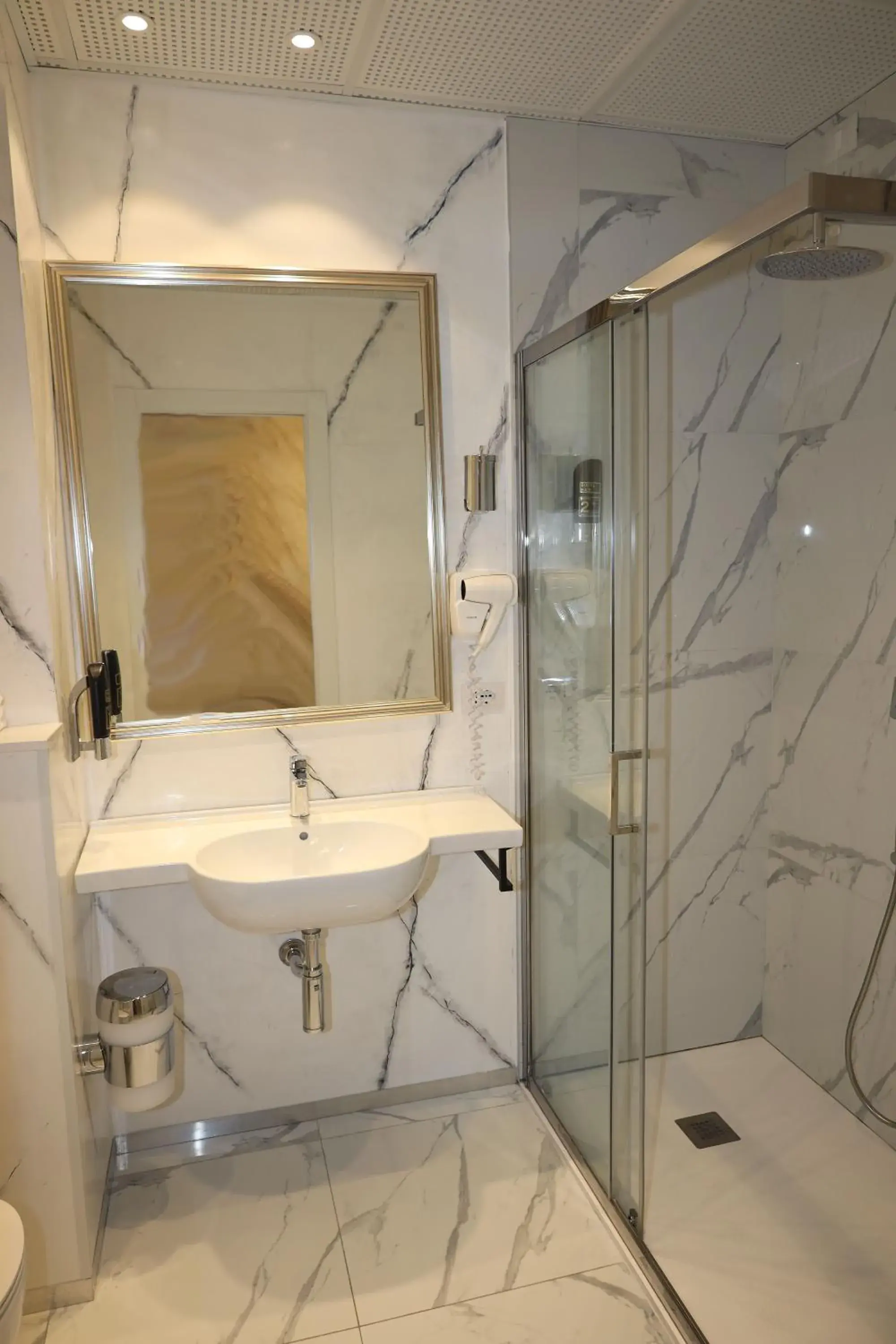 Special Offer - Triple Room in Hotel Ristorante Continental Special Offer - Triple Room in Hotel Ristorante Continental