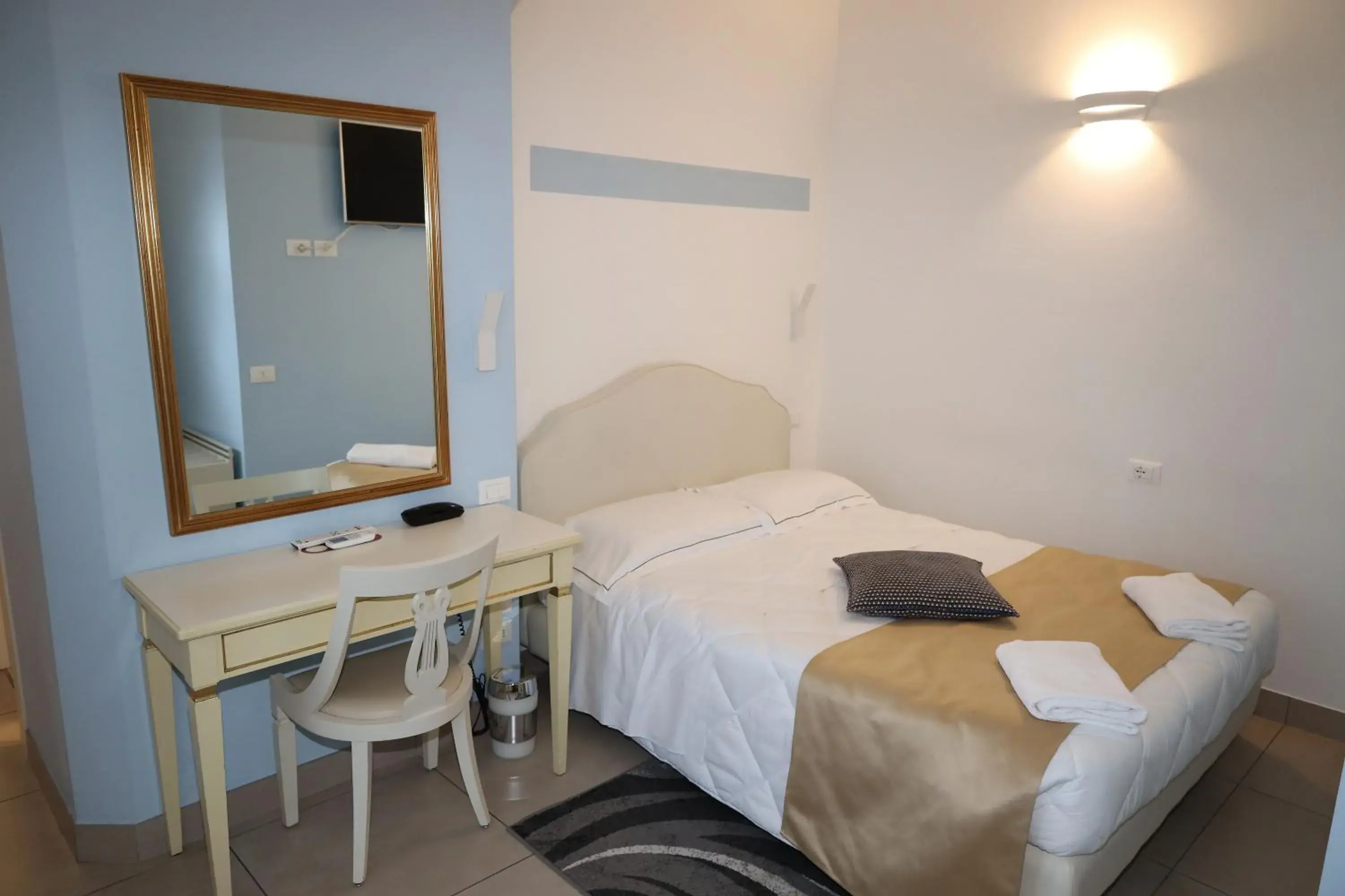 Single Room in Hotel Ristorante Continental Single Room in Hotel Ristorante Continental