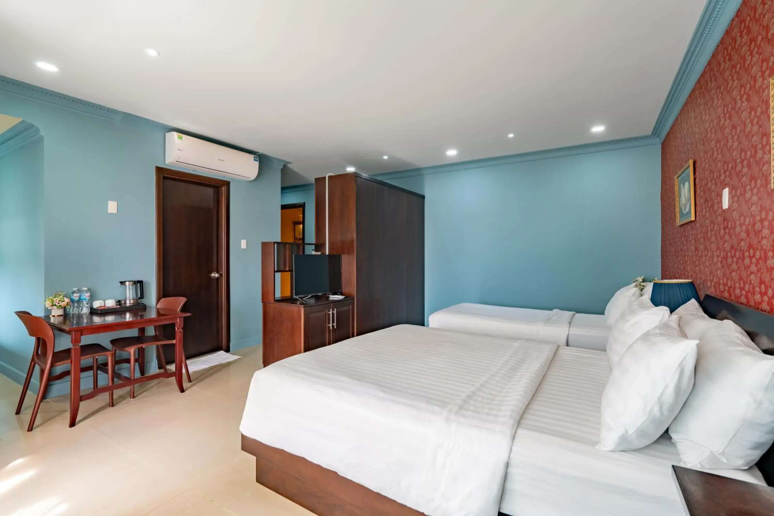 Deluxe Suite in La Bonita Hotel and Apartments Deluxe Suite in La Bonita Hotel and Apartments