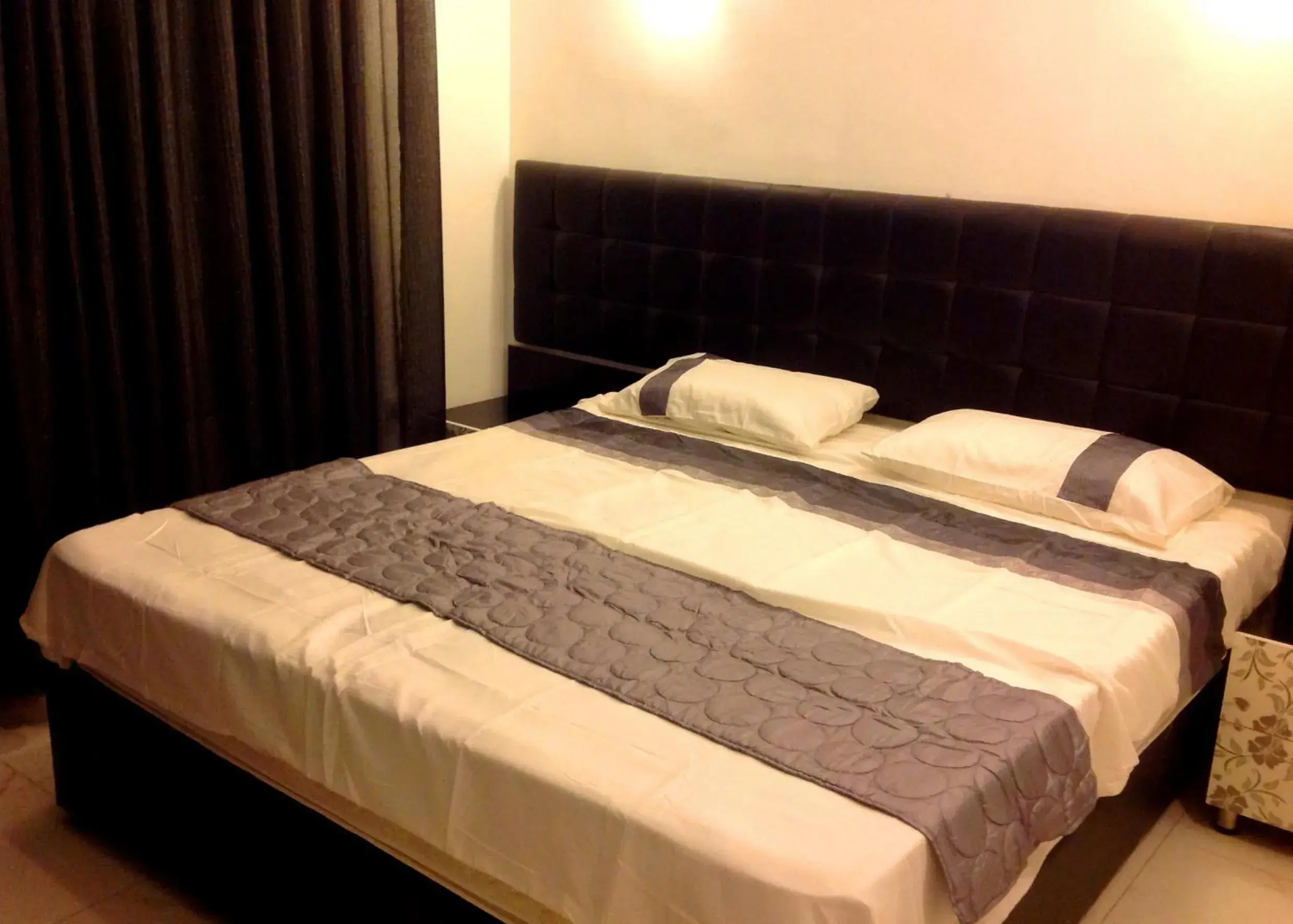 Two-Bedroom Apartment with Terrace in The Place Apartments Two-Bedroom Apartment with Terrace in The Place Apartments