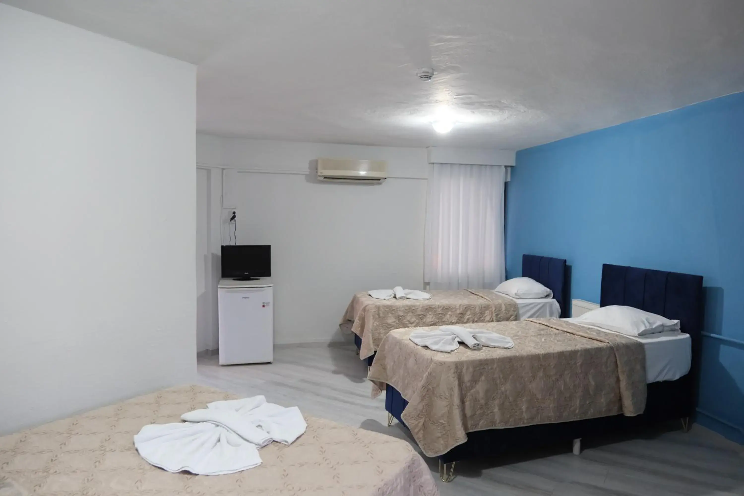 Economy Quadruple Room in Artemis Yörük Hotel - Pamukkale Denizli Economy Quadruple Room in Artemis Yörük Hotel - Pamukkale Denizli