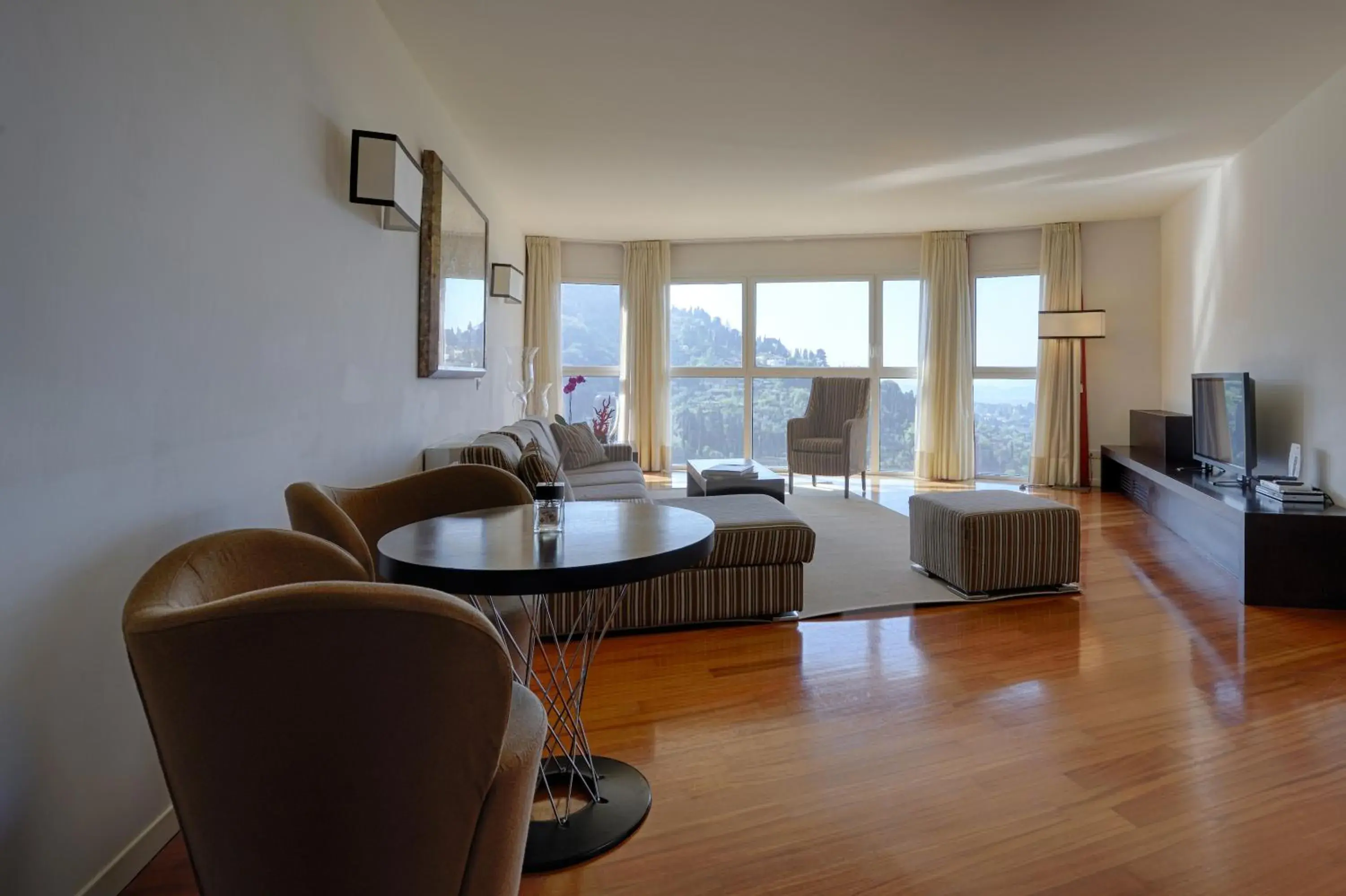 Executive Suite in Eden Rock Resort Executive Suite in Eden Rock Resort