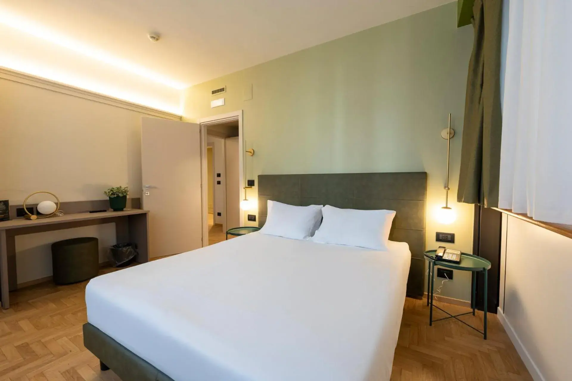 Superior Quadruple Room in Cristal Palace Hotel Superior Quadruple Room in Cristal Palace Hotel