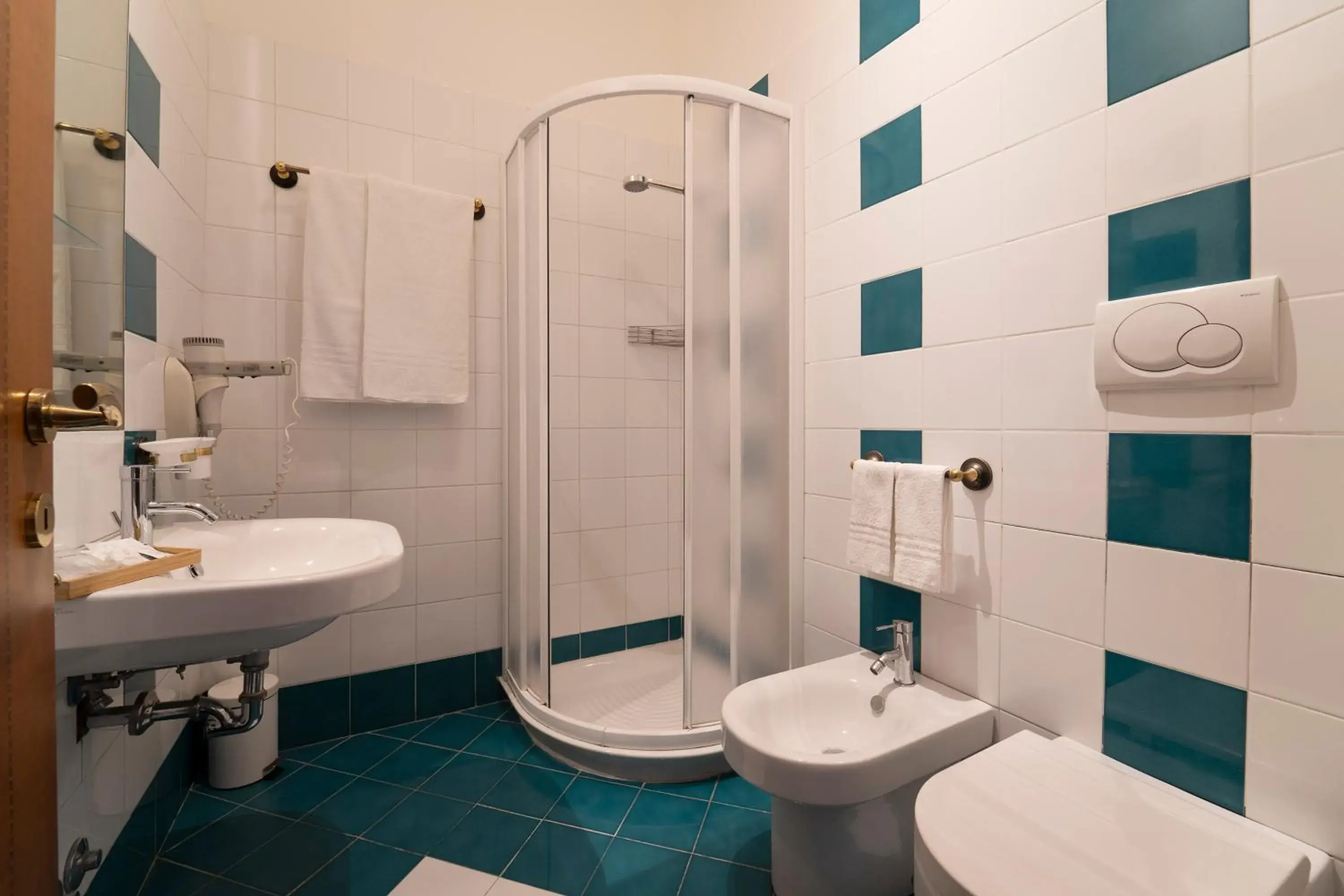 Large Double Room in il passetto Large Double Room in il passetto