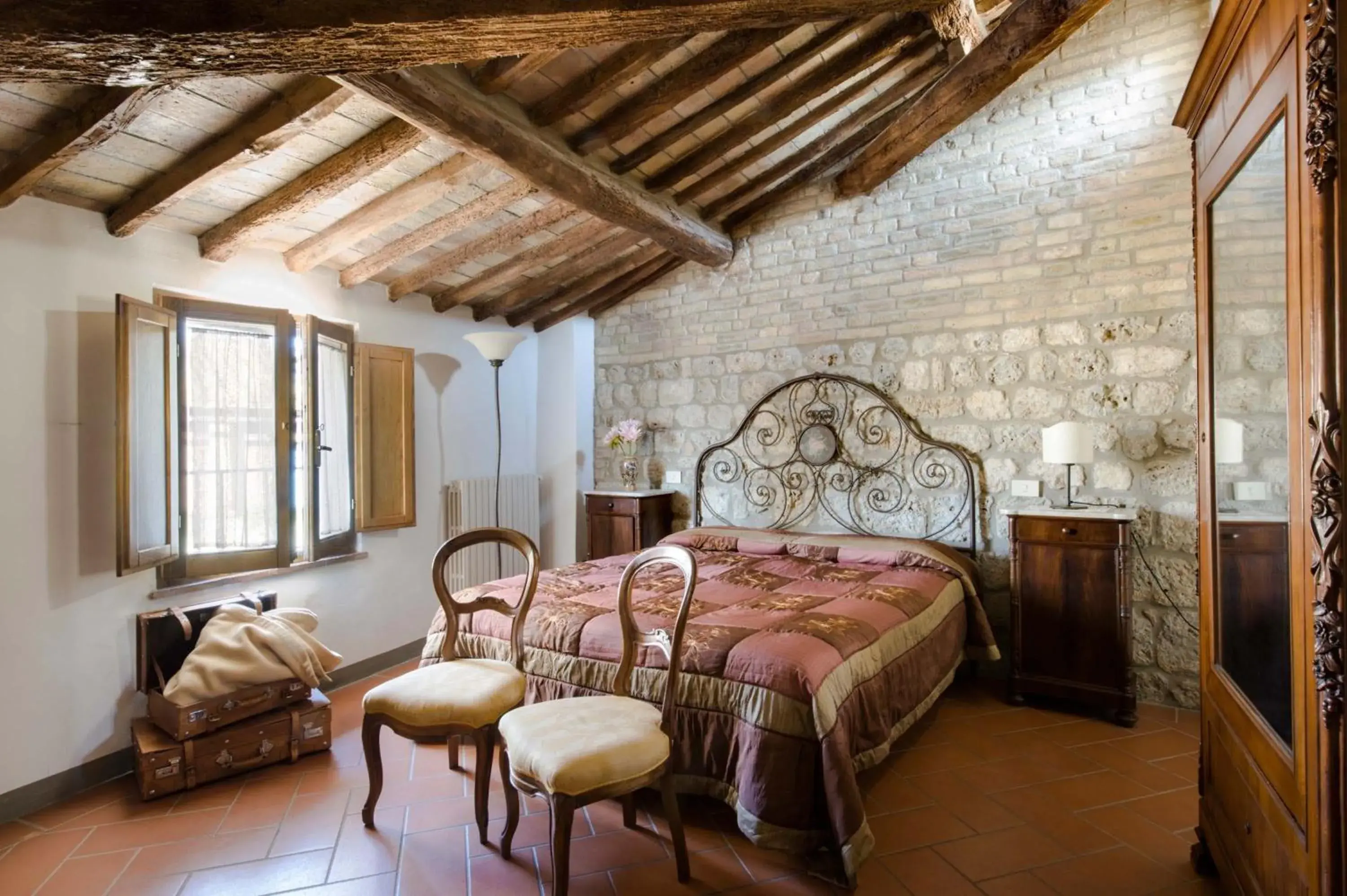 Superior Apartment (4 People) - Historical Center in B&B San Gimignano Diffuso Superior Apartment (4 People) - Historical Center in B&B San Gimignano Diffuso