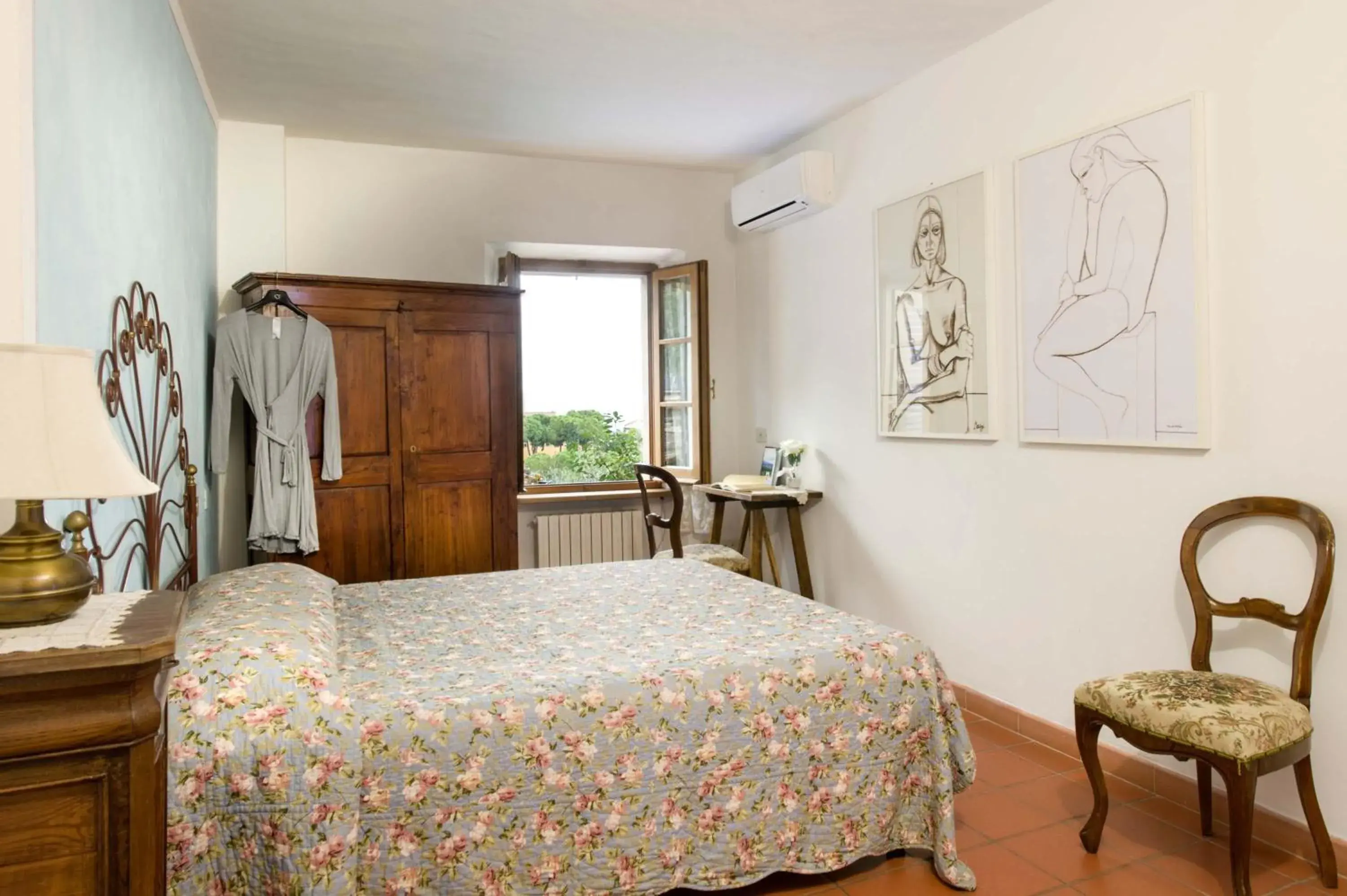 Standard Double Room - Historical Center in B&B San Gimignano Diffuso Standard Double Room - Historical Center in B&B San Gimignano Diffuso