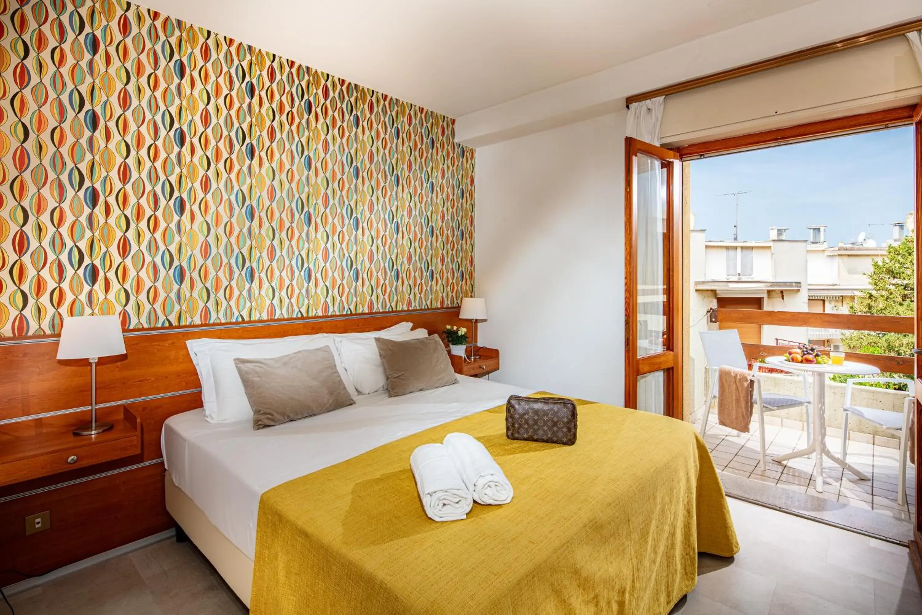 Classic Double or Twin Room with Balcony in Hotel Argentina Classic Double or Twin Room with Balcony in Hotel Argentina