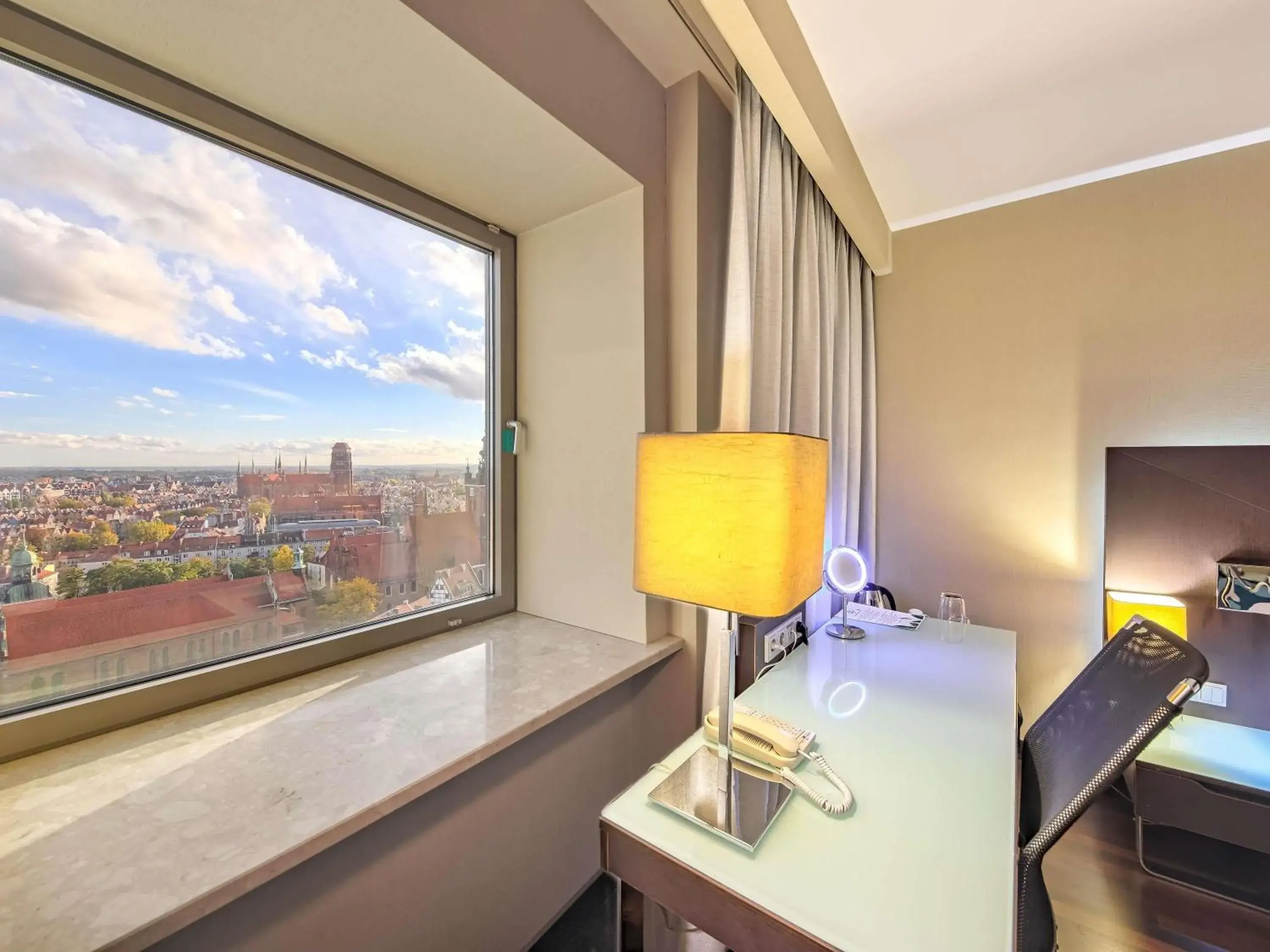 Comfort Double Room with One double bed in Mercure Gdańsk Stare Miasto Comfort Double Room with One double bed in Mercure Gdańsk Stare Miasto