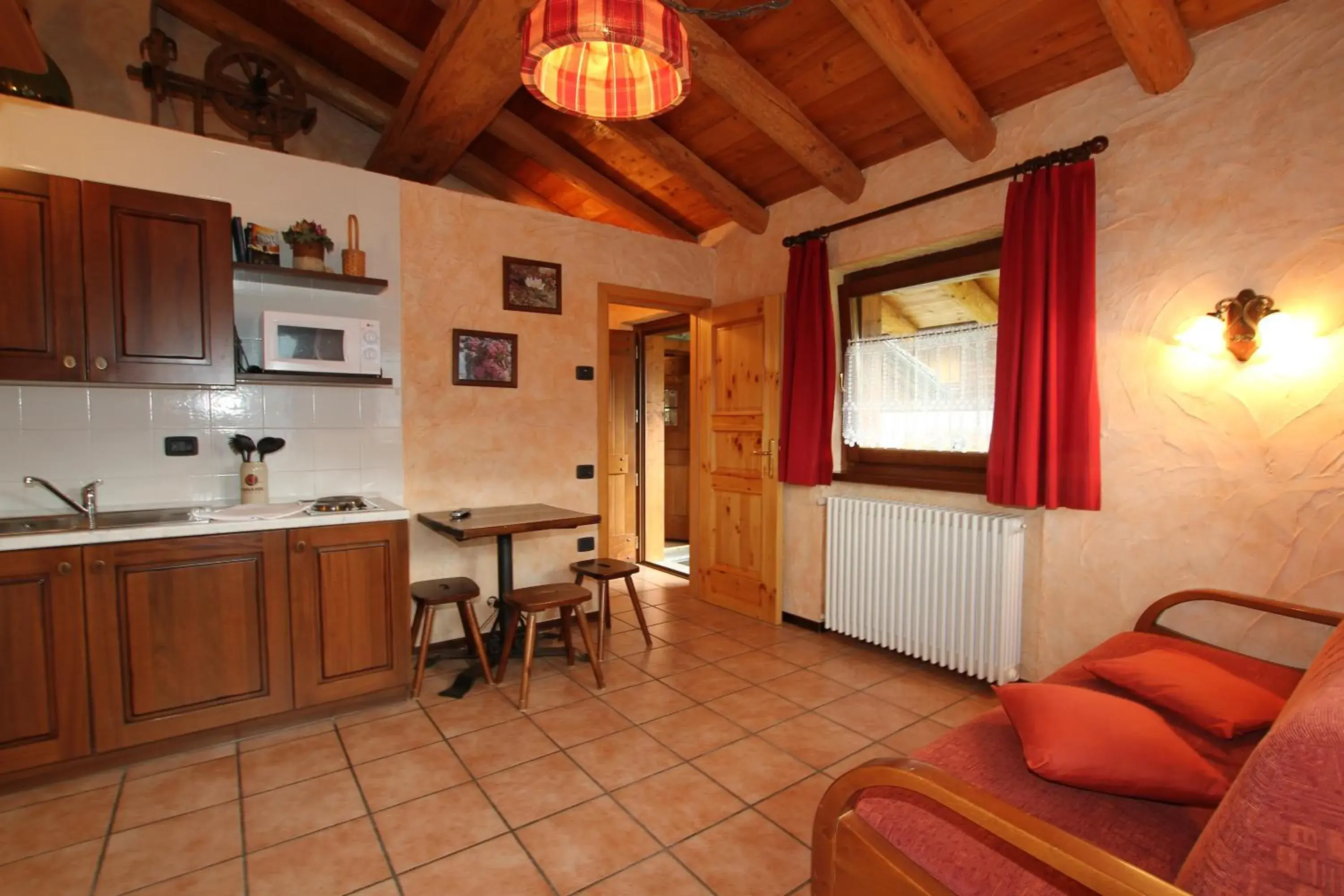 Studio (2 Adults) in Residence Trompe-L'oeil Studio (2 Adults) in Residence Trompe-L'oeil