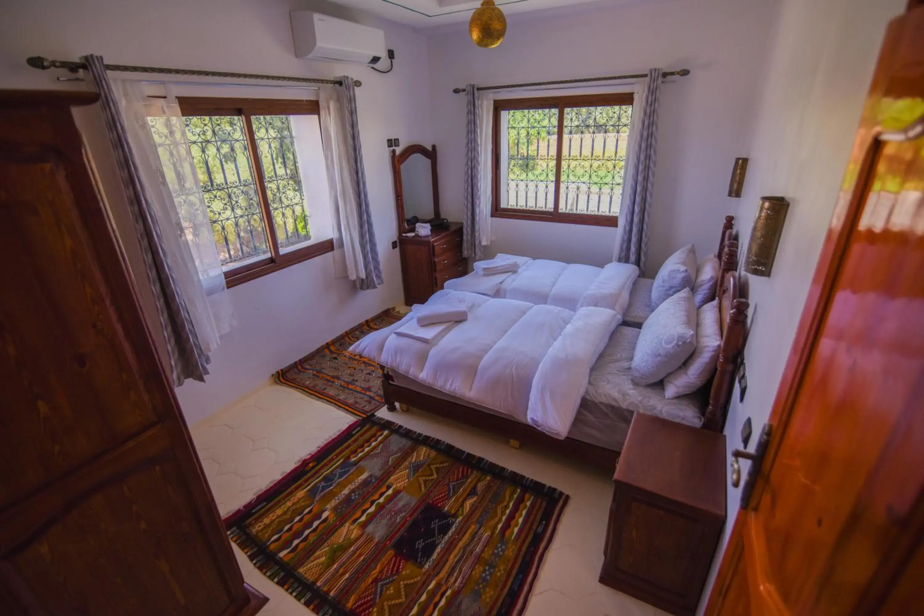 Double or Twin Room with View - single occupancy in Kasbah Roseville Double or Twin Room with View - single occupancy in Kasbah Roseville