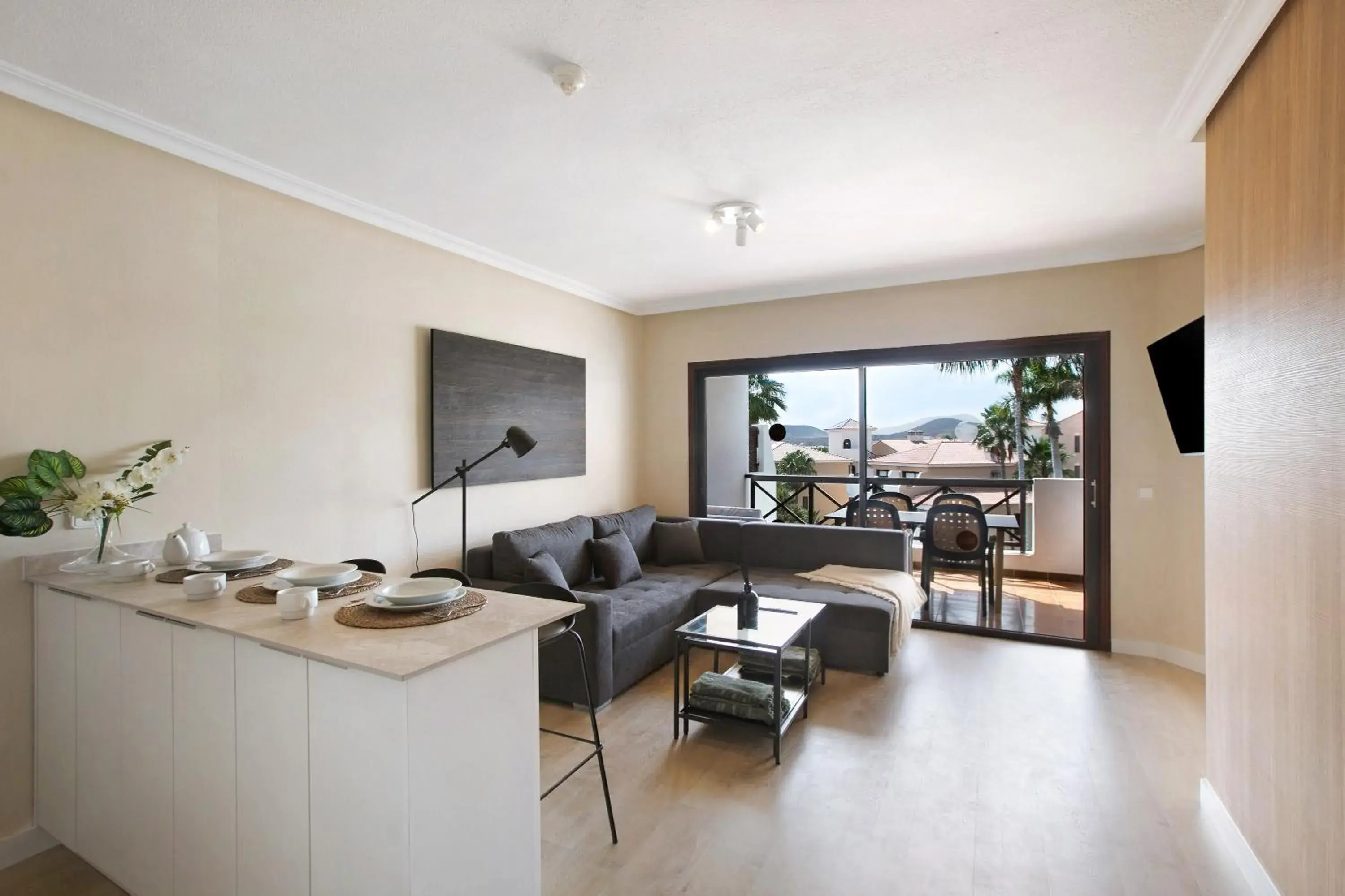 Property building in Apartamento Royal Park Albatros Property building in Apartamento Royal Park Albatros