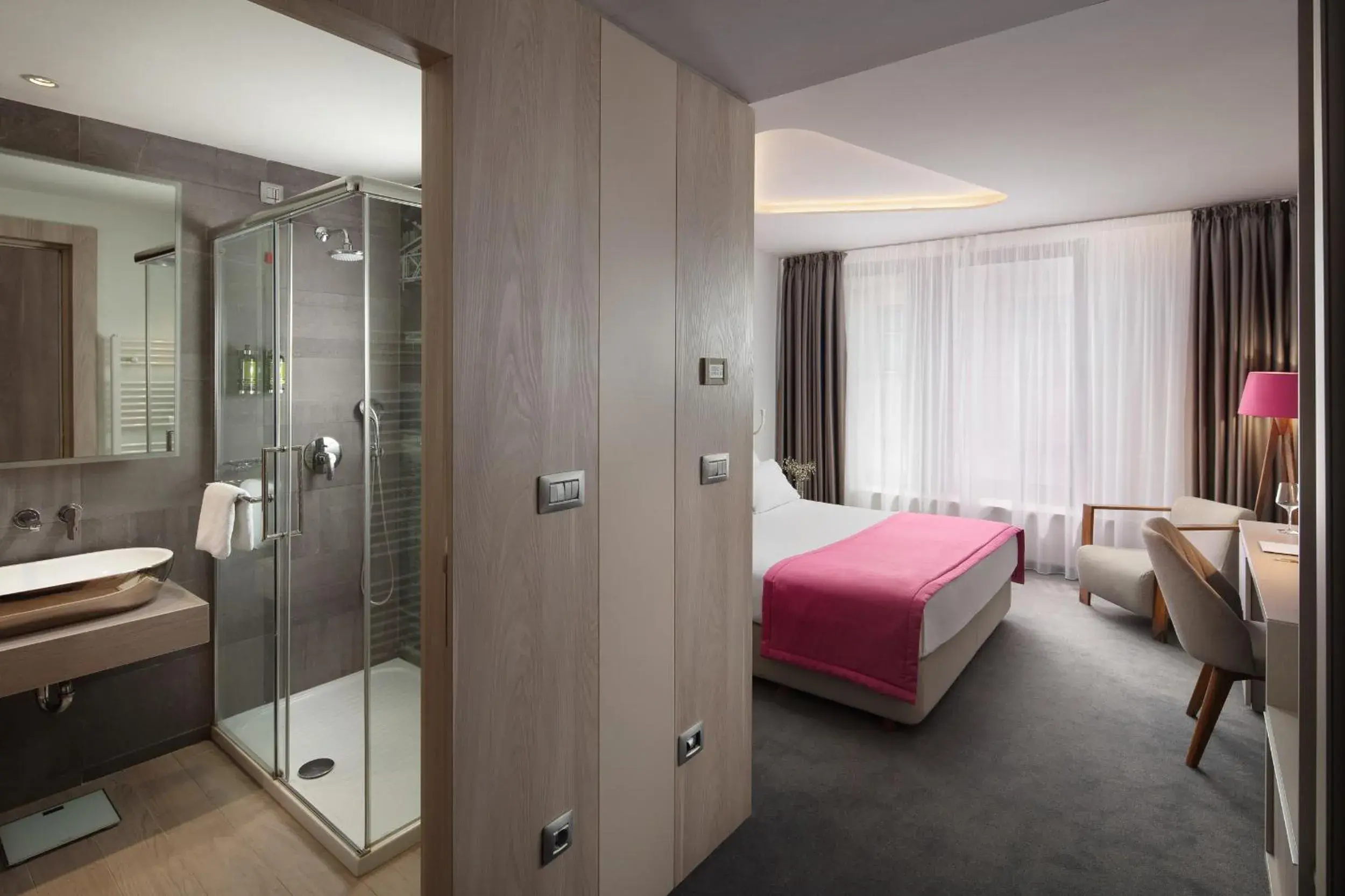 Double Room in Hotel Colors Inn Double Room in Hotel Colors Inn