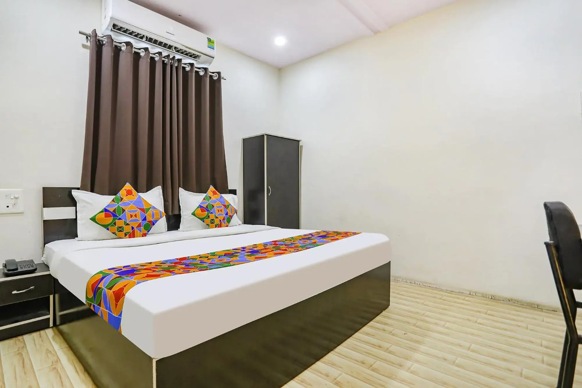 Deluxe Room - single occupancy in FabHotel New Shraddha Inn - Nr Airport Colony Deluxe Room - single occupancy in FabHotel New Shraddha Inn - Nr Airport Colony