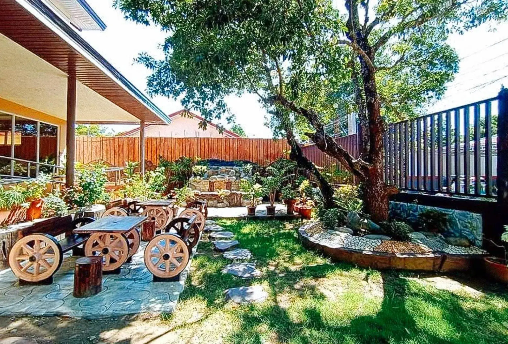 RedDoorz @ Los Ecijanos Inn Pangasinan RedDoorz @ Los Ecijanos Inn Pangasinan