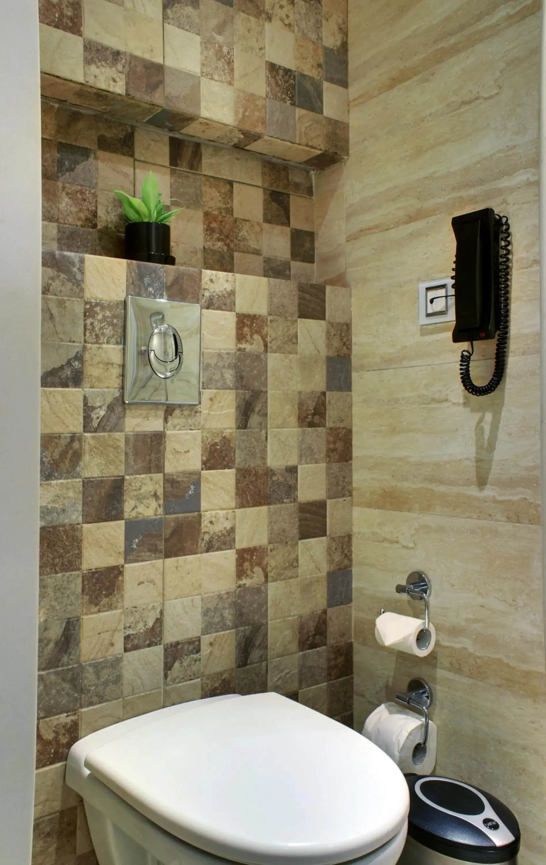 Deluxe Queen Room - single occupancy - Mobility Access/Non-Smoking in Ramada Encore Domlur Bangalore Deluxe Queen Room - single occupancy - Mobility Access/Non-Smoking in Ramada Encore Domlur Bangalore