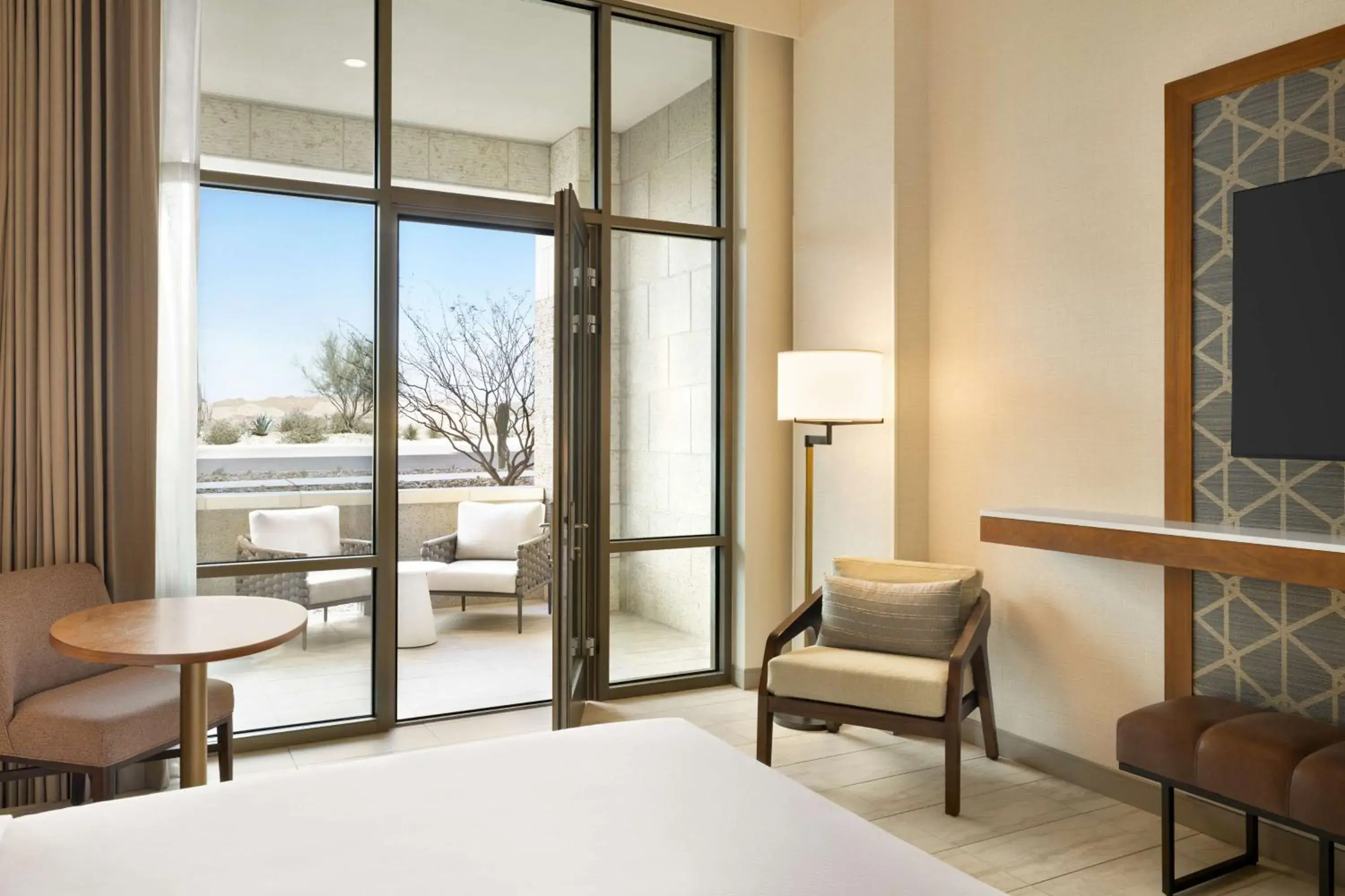 King Room with Patio in Hilton North Scottsdale At Cavasson King Room with Patio in Hilton North Scottsdale At Cavasson
