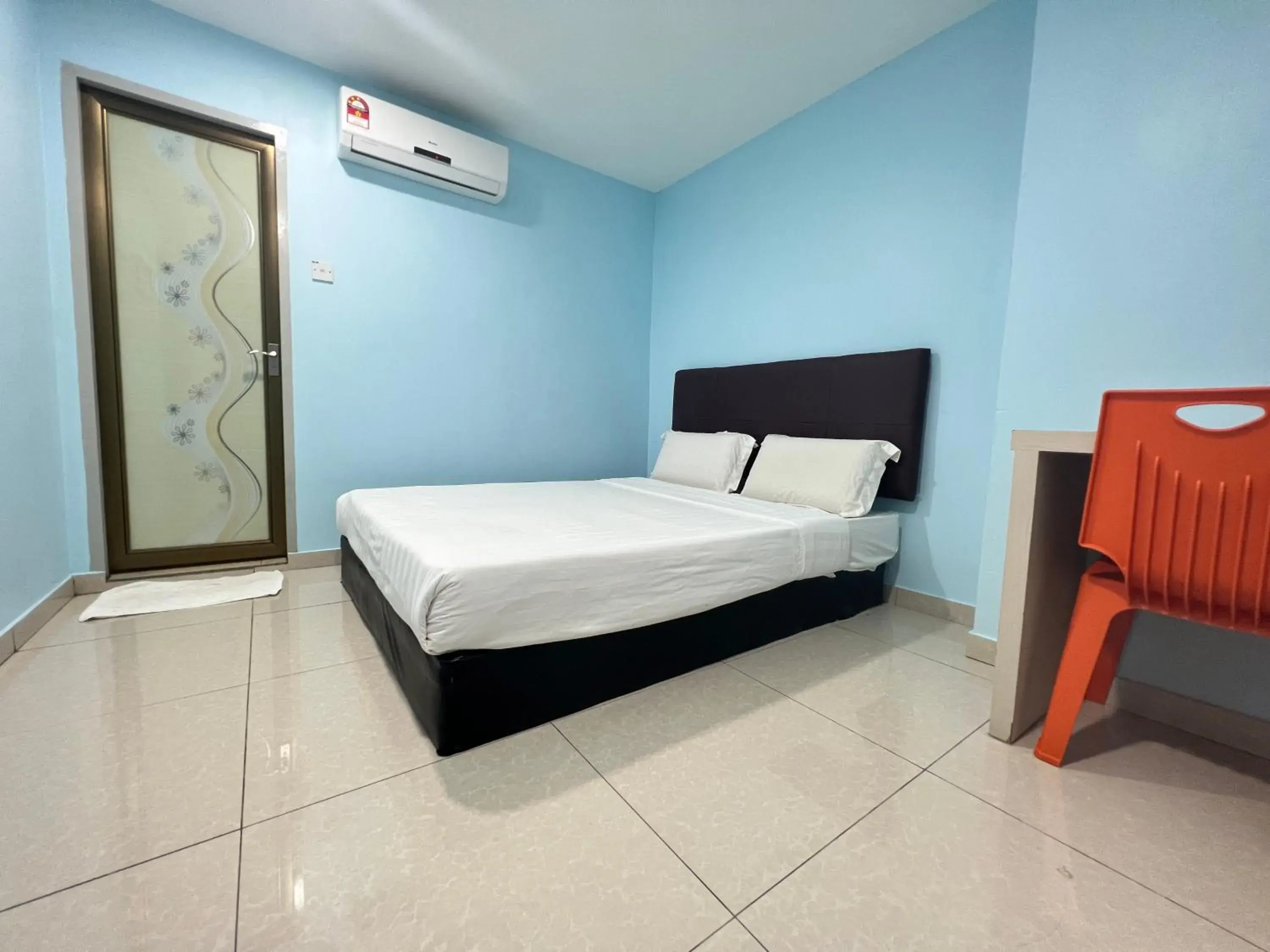 Standard Double Room in Stutong Point managed by SECOM Standard Double Room in Stutong Point managed by SECOM