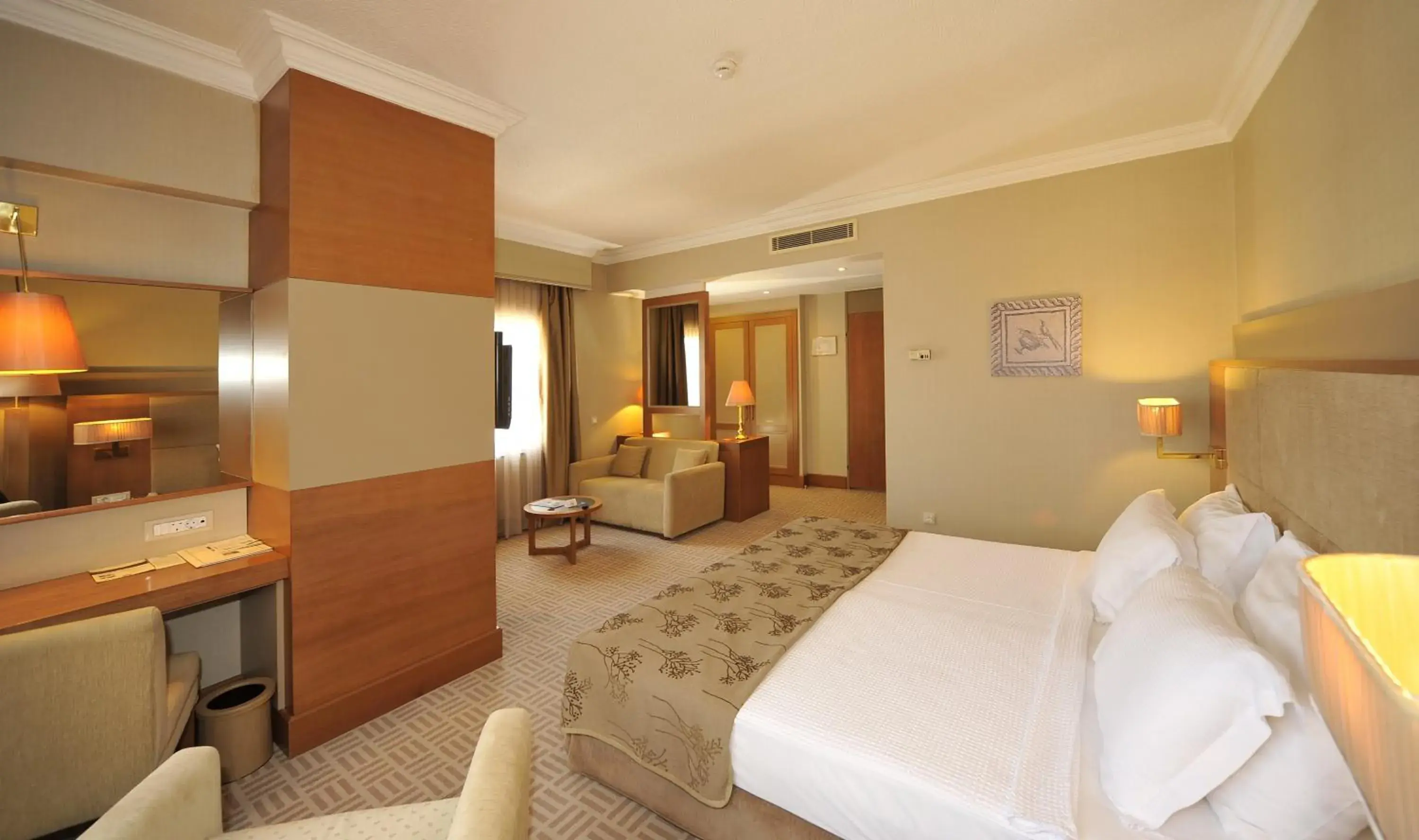 Corner Suite in Tugcan Hotel Corner Suite in Tugcan Hotel