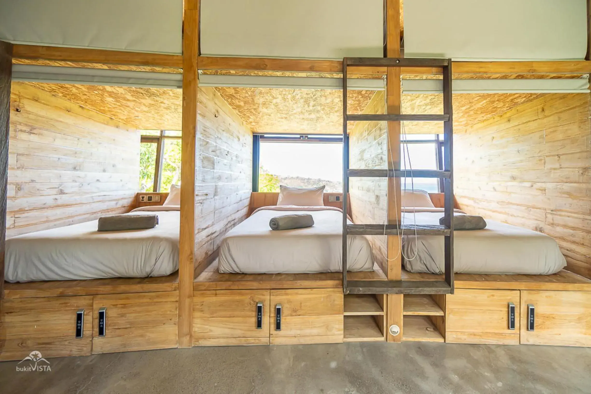 Bunk Bed in Bong Hostel Nusa Lembongan by Bukit Vista Bunk Bed in Bong Hostel Nusa Lembongan by Bukit Vista