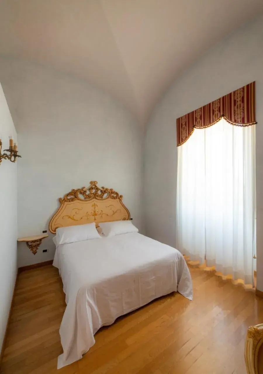Double or Twin Room with View in Villa Tuscolana Double or Twin Room with View in Villa Tuscolana