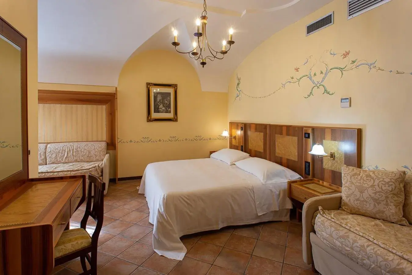 Superior Quadruple Room in Villa Tuscolana Superior Quadruple Room in Villa Tuscolana