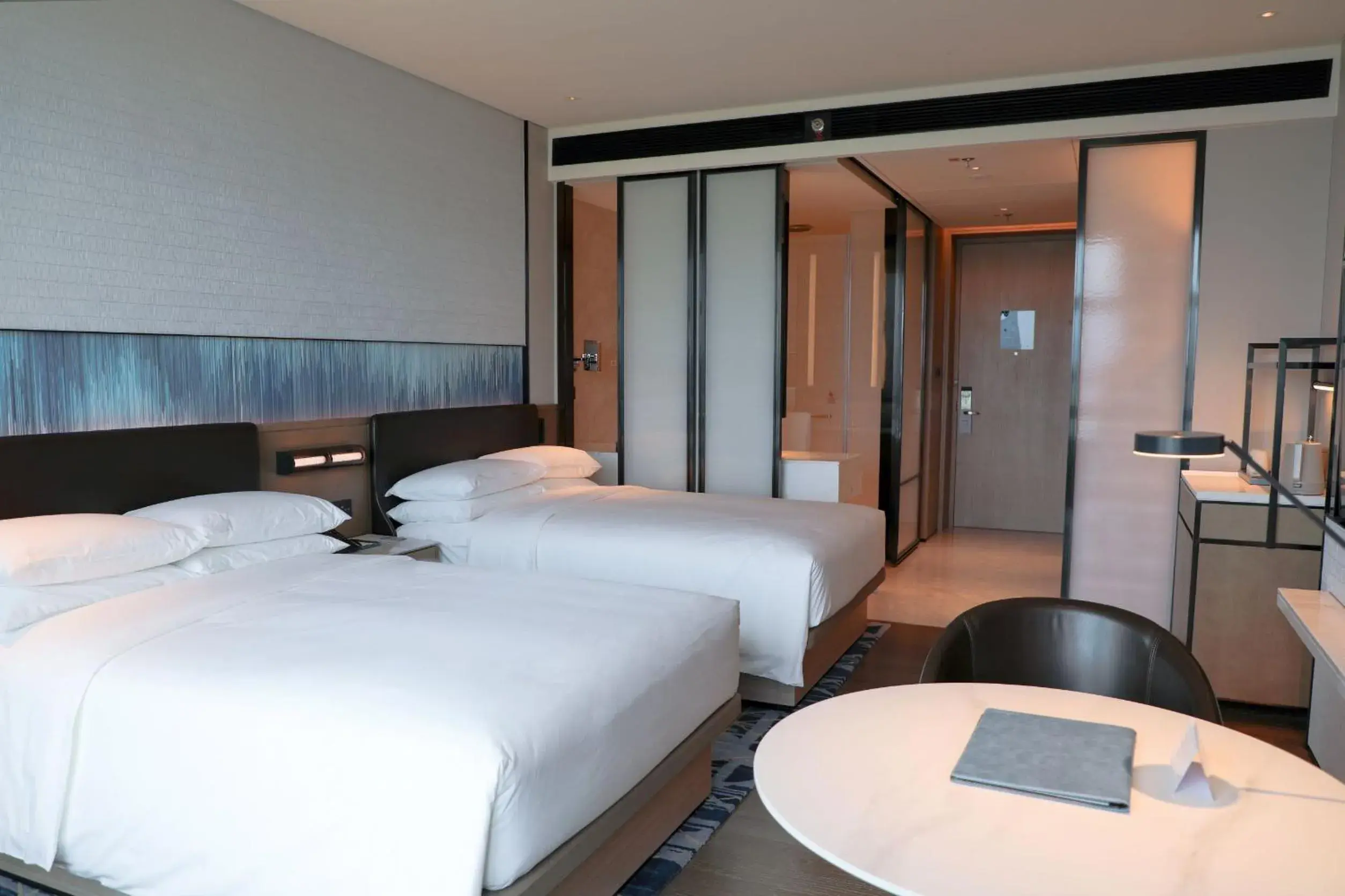 Deluxe Double Room with Two Double Beds and Garden View in Guangzhou Marriott Hotel Nansha Deluxe Double Room with Two Double Beds and Garden View in Guangzhou Marriott Hotel Nansha