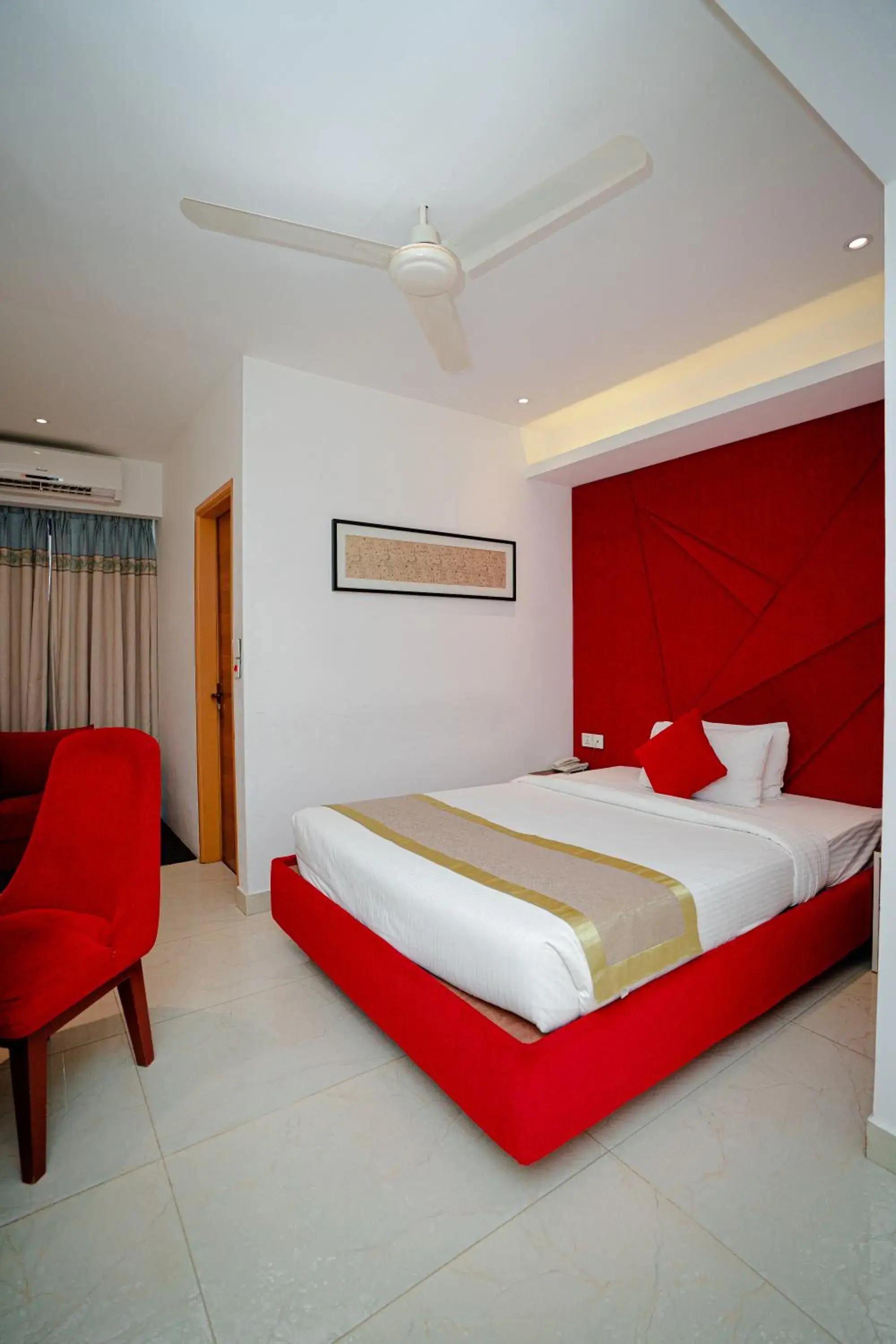 Deluxe Single Room in Royal Raj Hotel Deluxe Single Room in Royal Raj Hotel