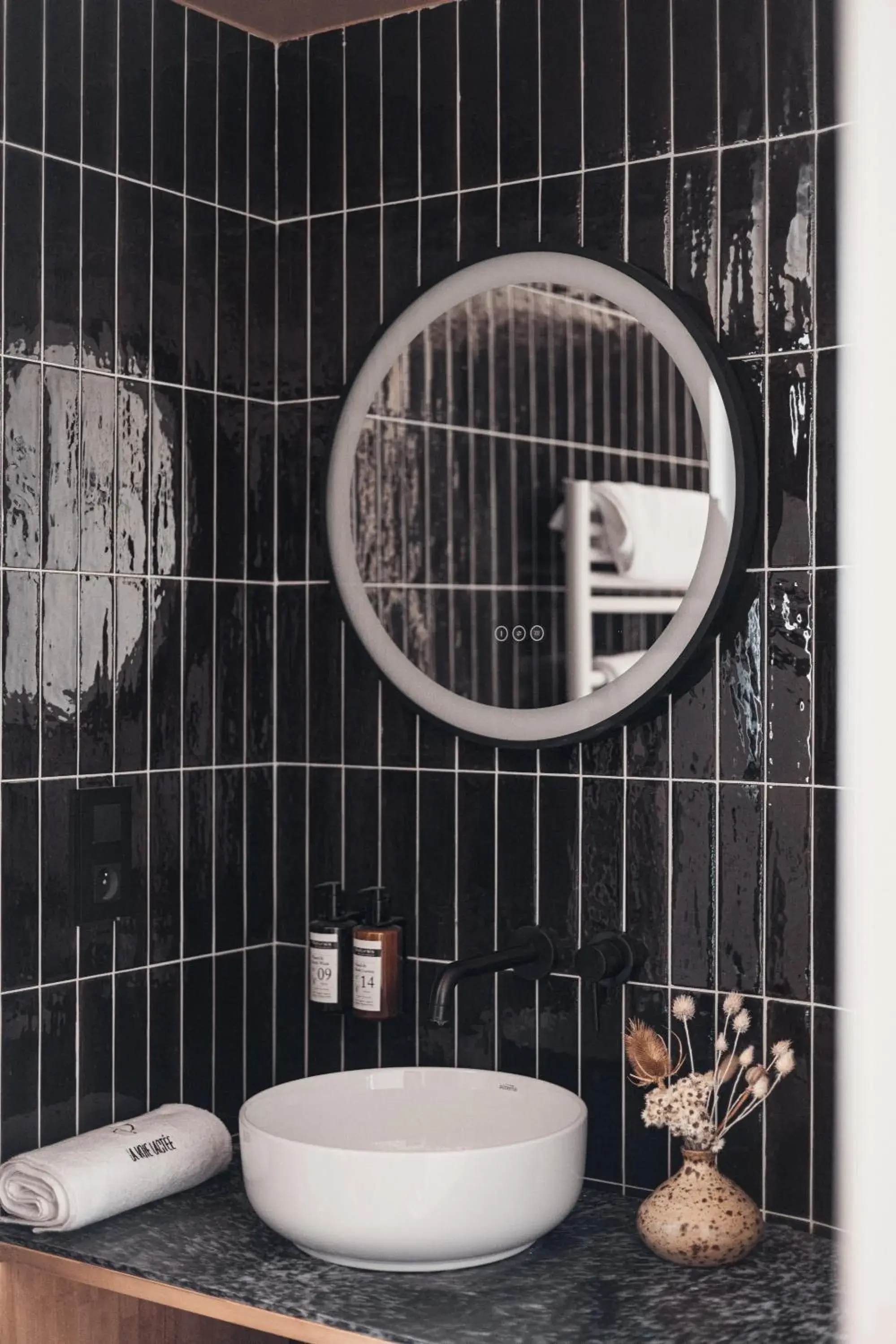 Double Room with Mountain View in La Voie Lactée Double Room with Mountain View in La Voie Lactée