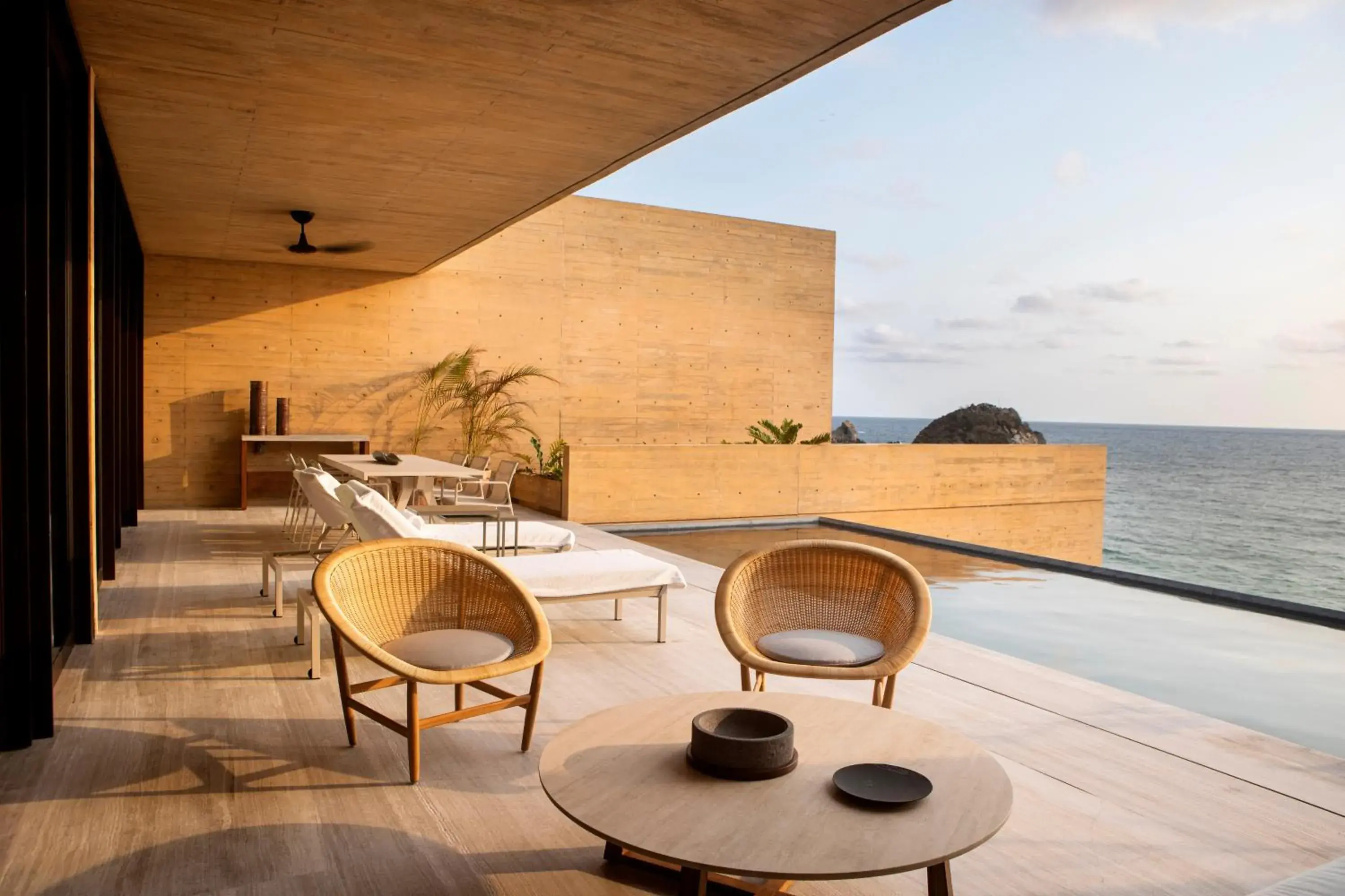 Oceano Beachfront Two-Bedroom Suite with Infinity Pool in Four Seasons Resort Tamarindo, México Oceano Beachfront Two-Bedroom Suite with Infinity Pool in Four Seasons Resort Tamarindo, México