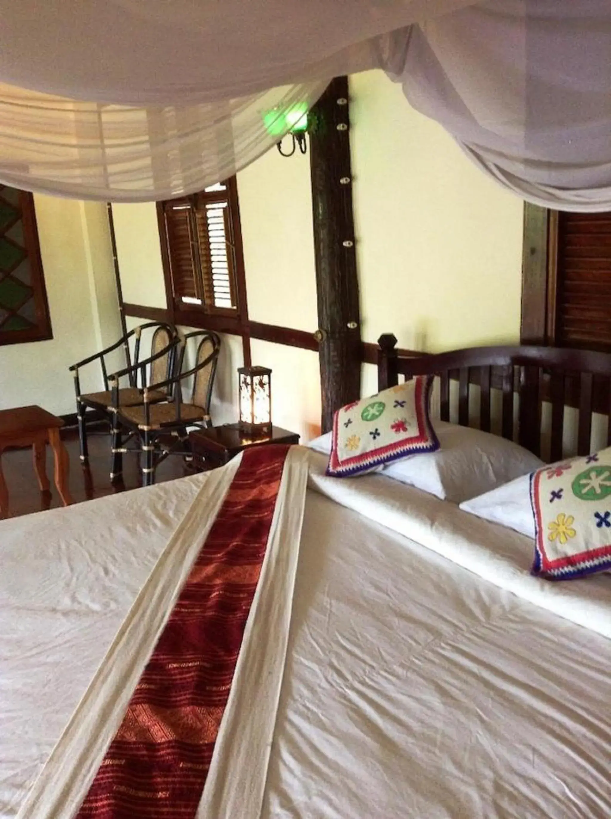 Superior Double or Twin Bungalow with River View - single occupancy in Lao Spirit Resort Superior Double or Twin Bungalow with River View - single occupancy in Lao Spirit Resort