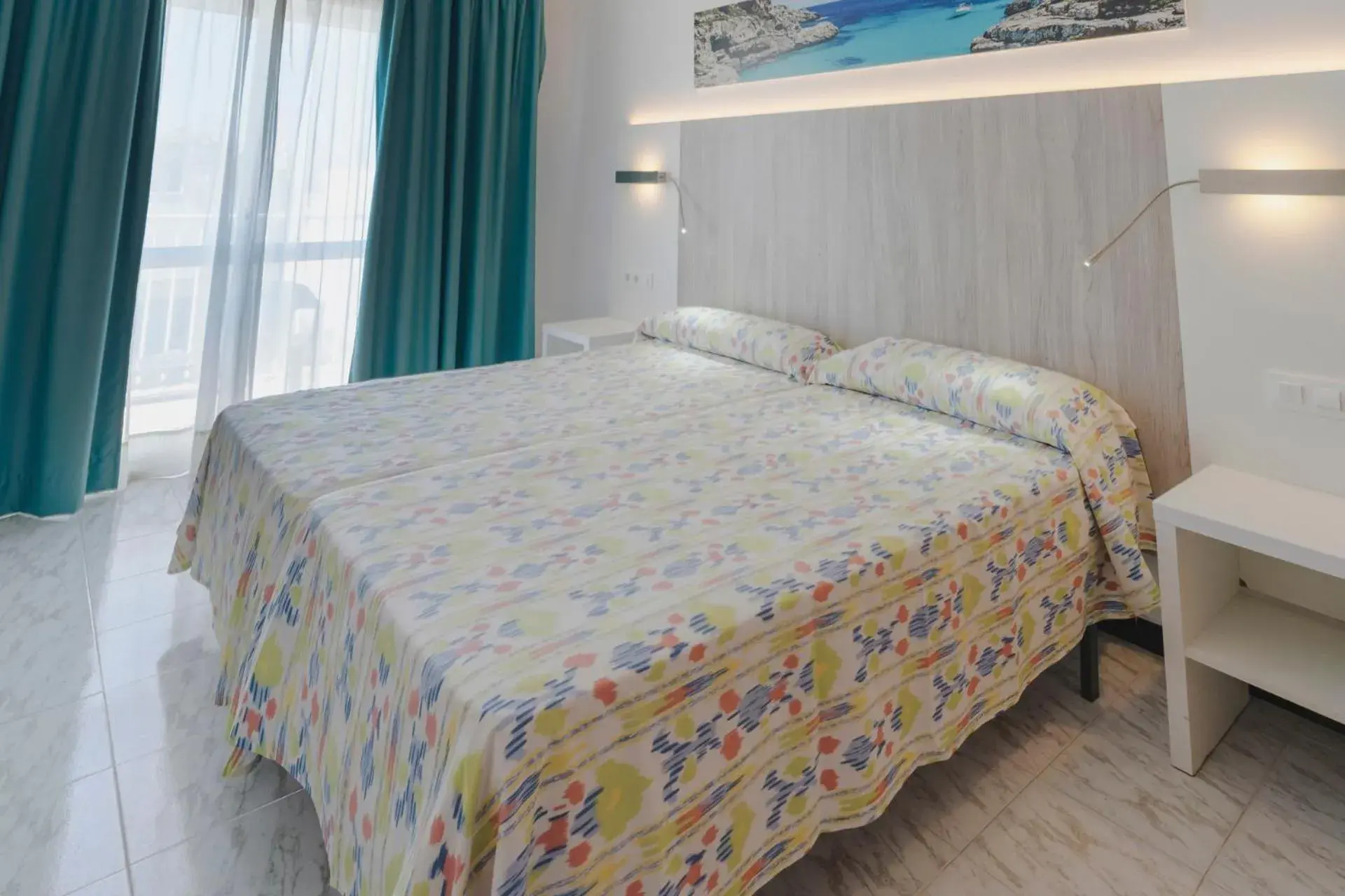 Double Room with Terrace in Hotel Amic Can Pastilla Double Room with Terrace in Hotel Amic Can Pastilla