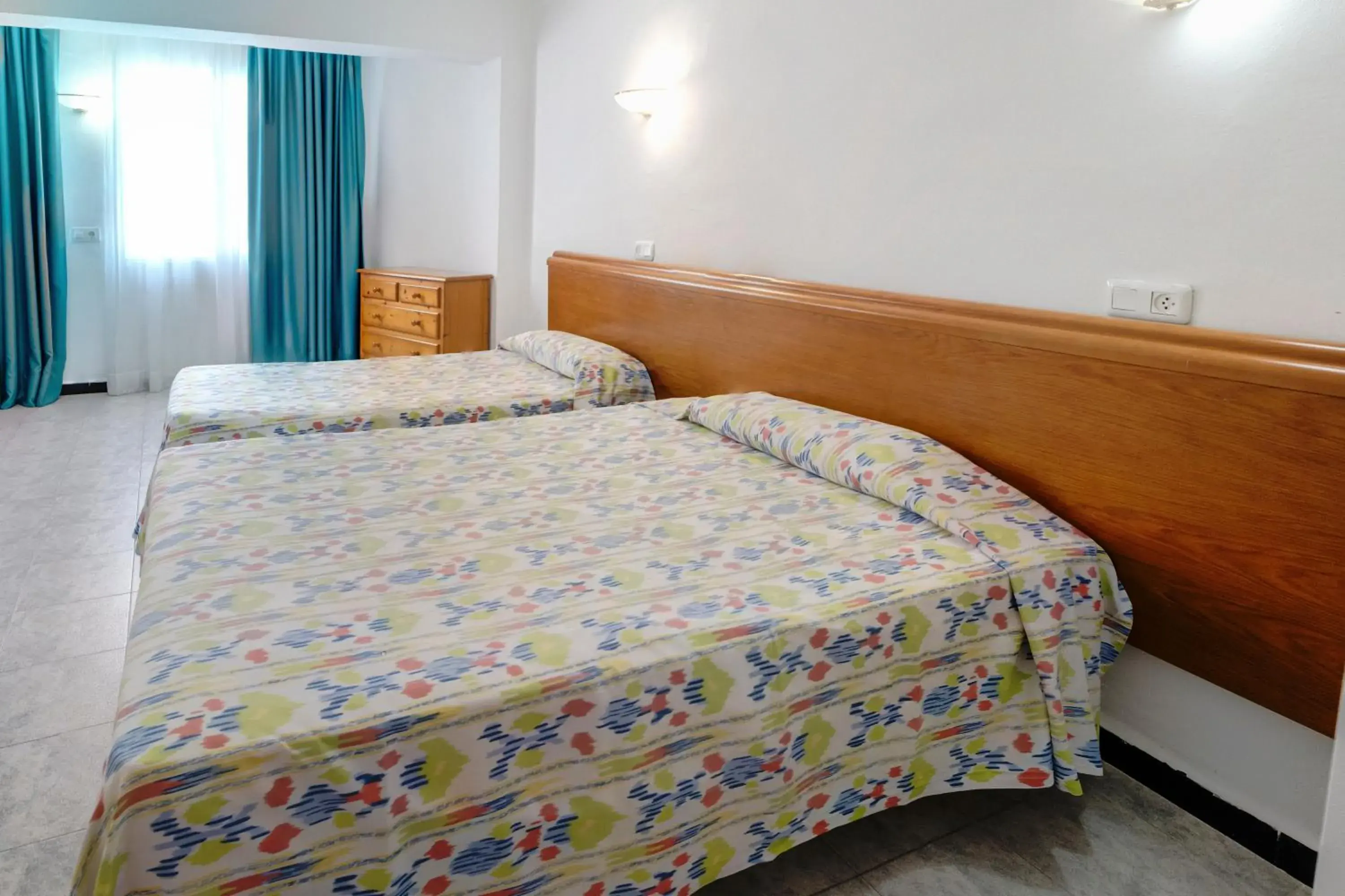 Large Premium Room (2 Adults + 1 Child up to 14 years) in Hotel Amic Can Pastilla Large Premium Room (2 Adults + 1 Child up to 14 years) in Hotel Amic Can Pastilla