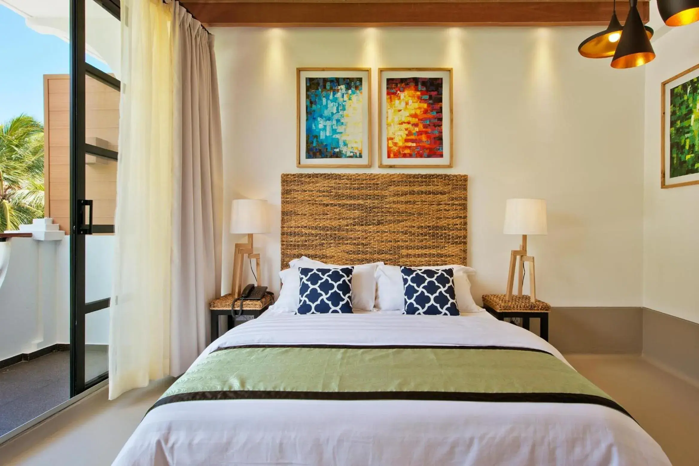 Deluxe Double Room with Balcony and City View (10% off on Snorkeling Trip, Night Fishing and Candlelit Dinner) - single occupancy in Crystal Sands Deluxe Double Room with Balcony and City View (10% off on Snorkeling Trip, Night Fishing and Candlelit Dinner) - single occupancy in Crystal Sands