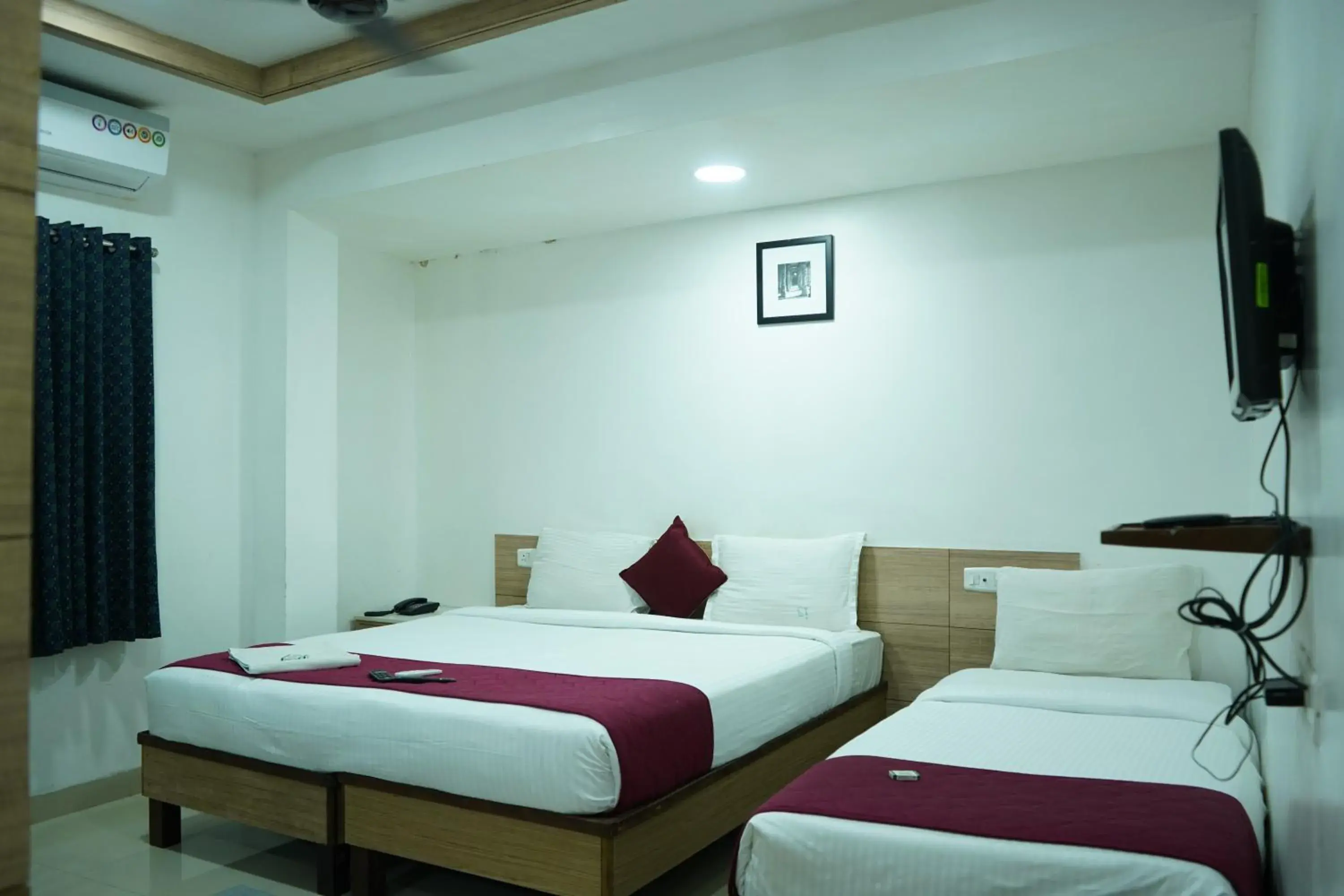 Standard Queen Room in i5 Hotel Standard Queen Room in i5 Hotel