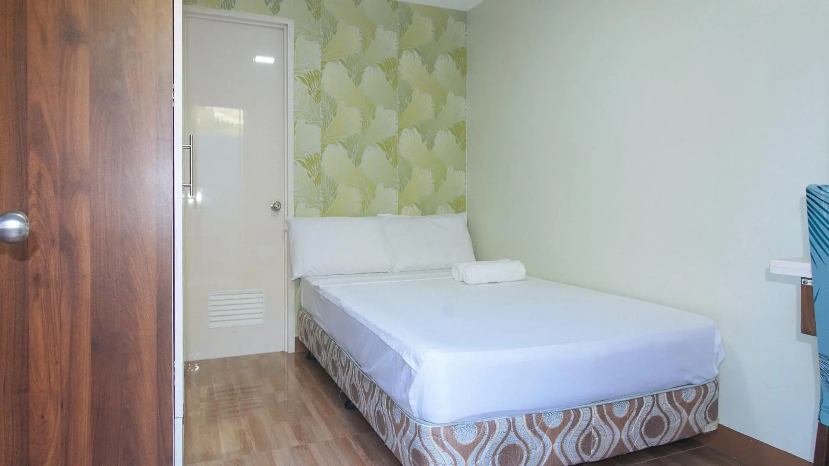 Standard Double Room in Mahayahay Lodge and Restaurant Standard Double Room in Mahayahay Lodge and Restaurant