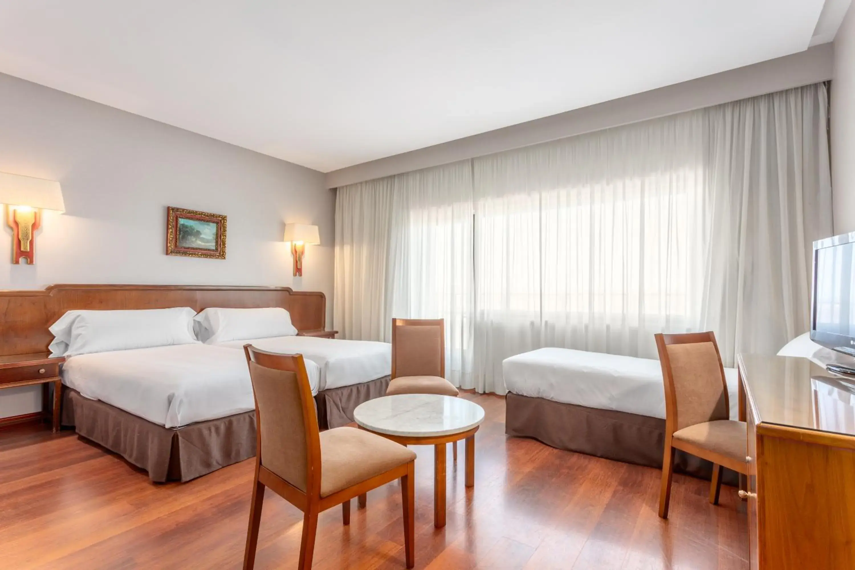 Family Room with Private Bathroom in Crisol Regio Family Room with Private Bathroom in Crisol Regio