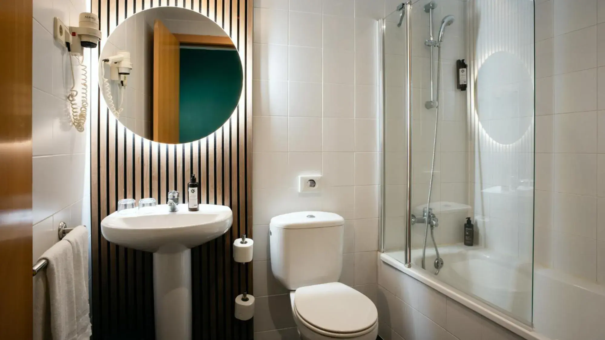 Standard Twin Room in Hotel Ramblas Internacional Standard Twin Room in Hotel Ramblas Internacional