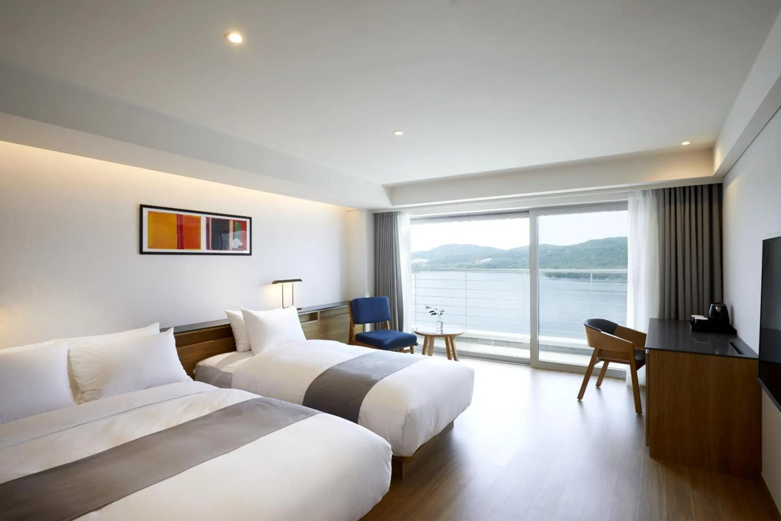 Special Offer - Deluxe Twin Room with Lake View (Free Access to Swimming Pool for 2Pax)) in Lahan Select Gyeongju Special Offer - Deluxe Twin Room with Lake View (Free Access to Swimming Pool for 2Pax)) in Lahan Select Gyeongju