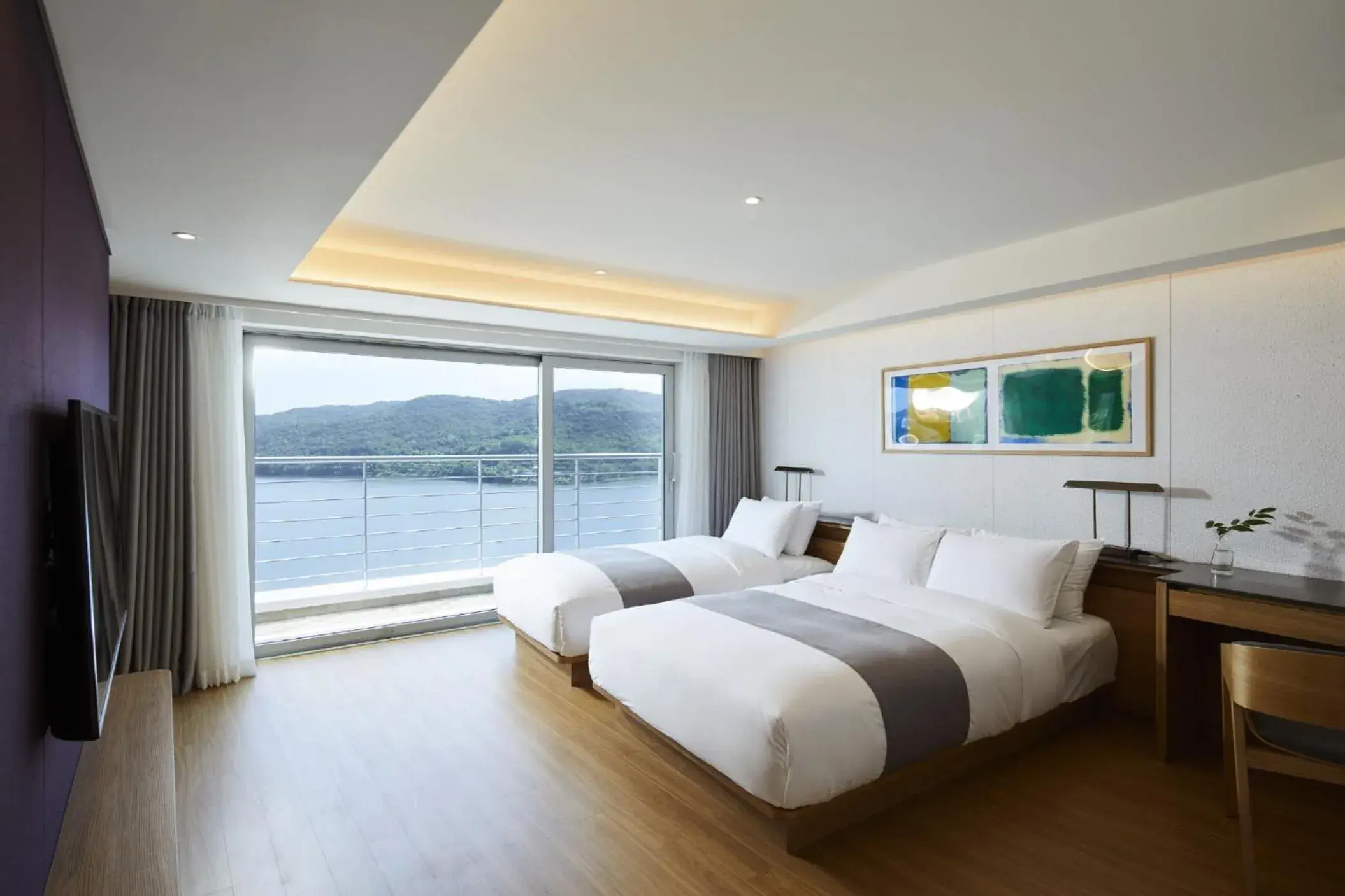 Corner Suite Twin with Lake View in Lahan Select Gyeongju Corner Suite Twin with Lake View in Lahan Select Gyeongju