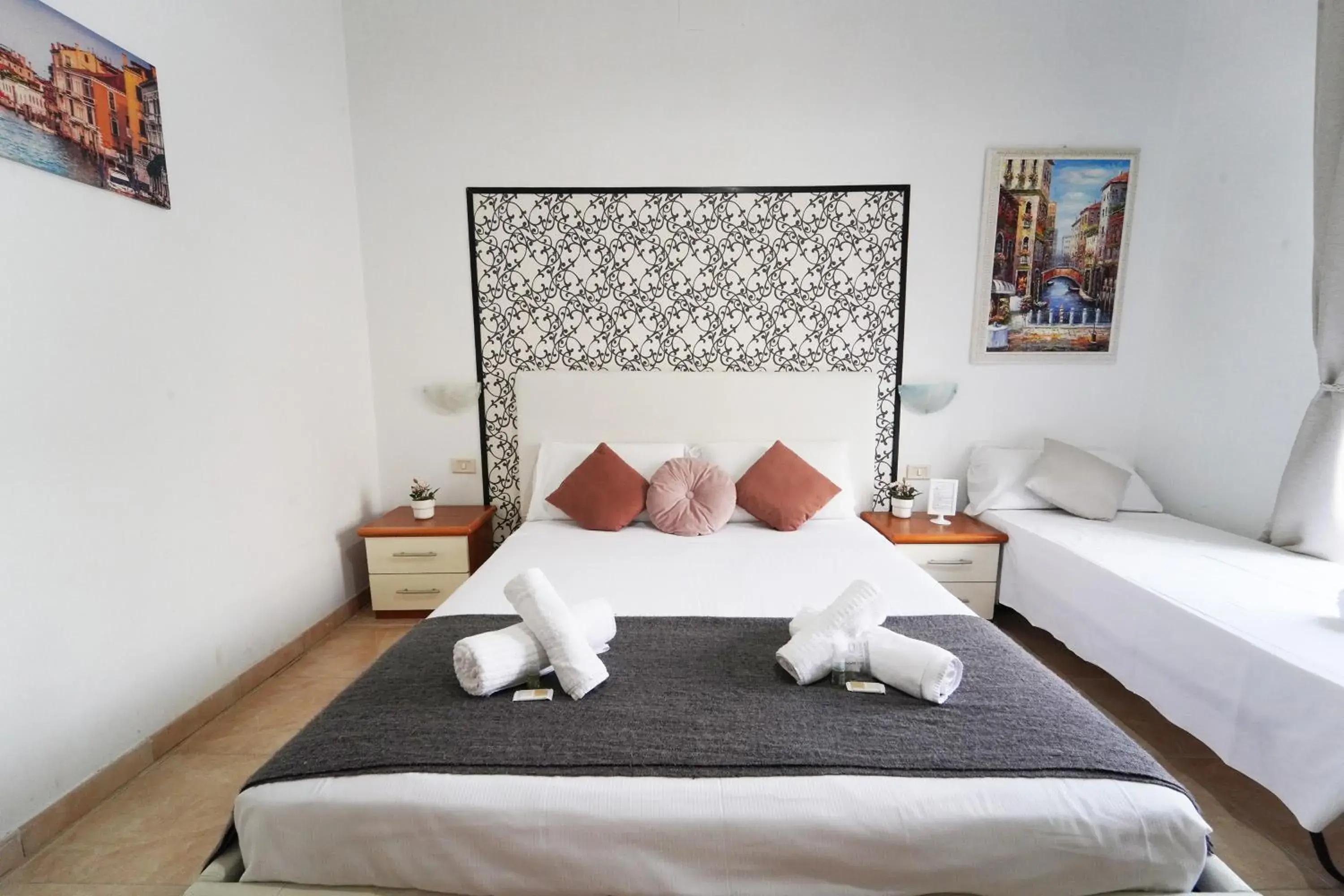 Triple Room with Balcony in Cicero Rome Center Triple Room with Balcony in Cicero Rome Center