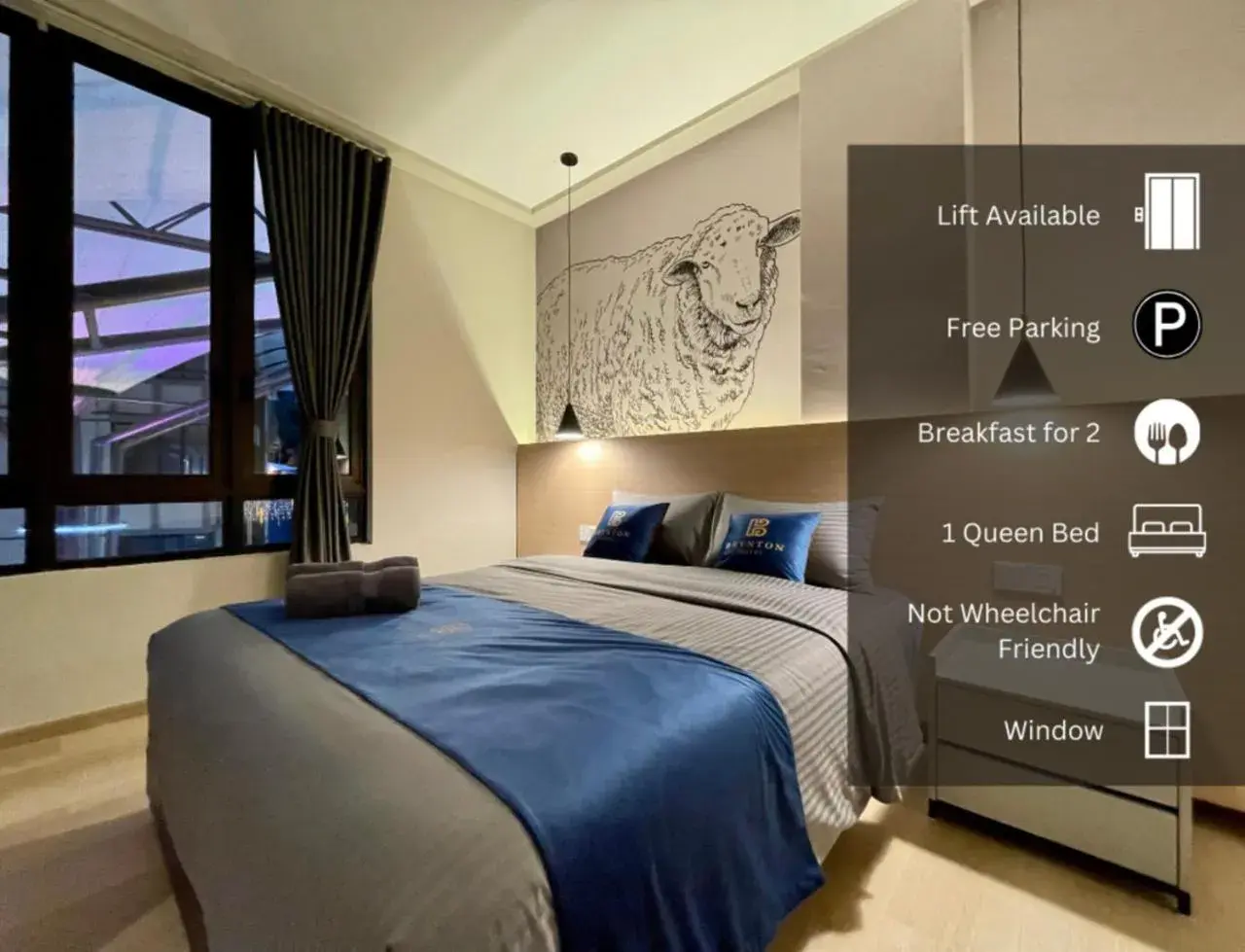 Deluxe Double Room in Hotel Brynton at Cameron Centrum Mall Deluxe Double Room in Hotel Brynton at Cameron Centrum Mall